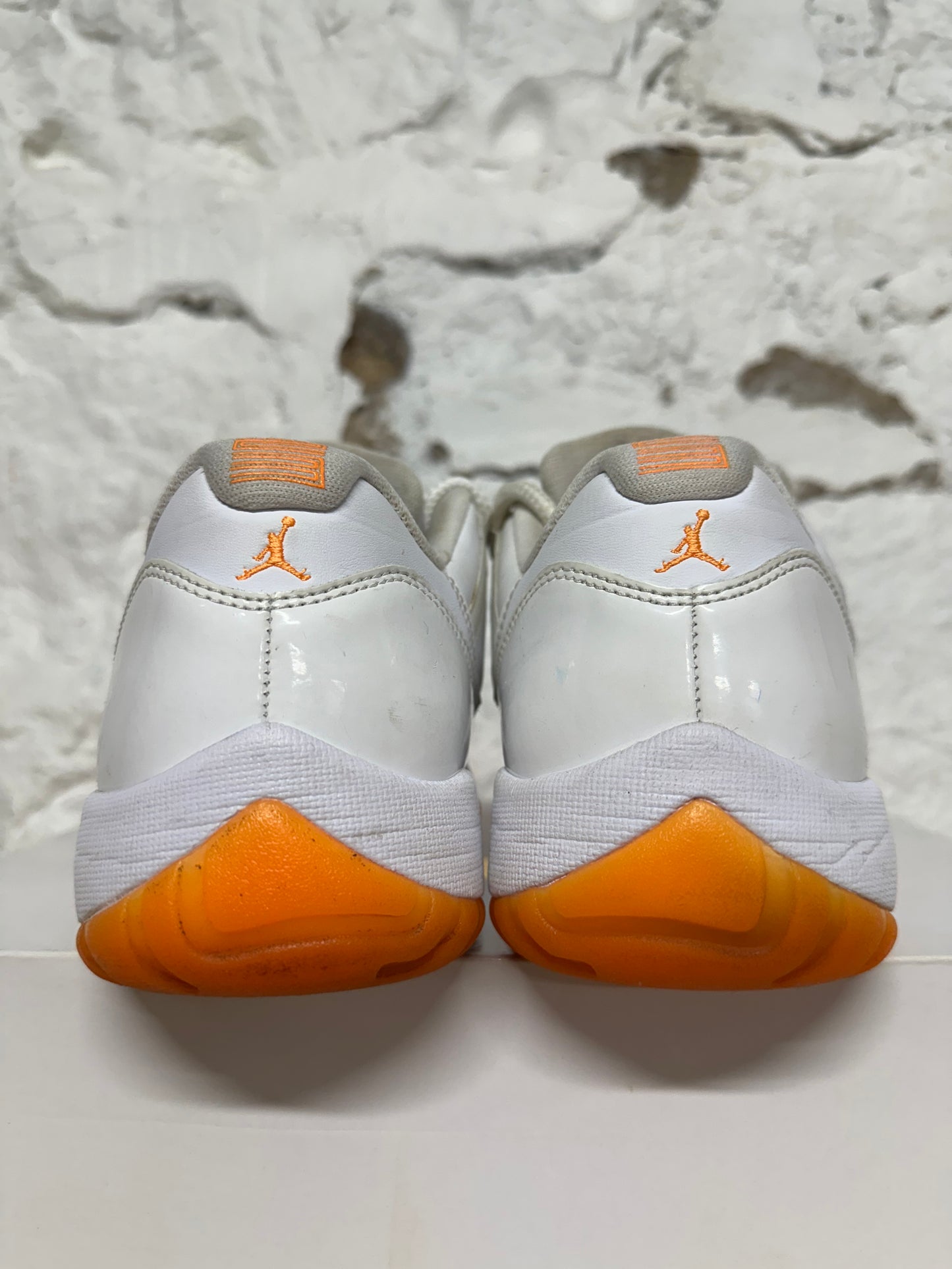Air Jordan 11 Low Citrus Sz 9.5 (11W)
