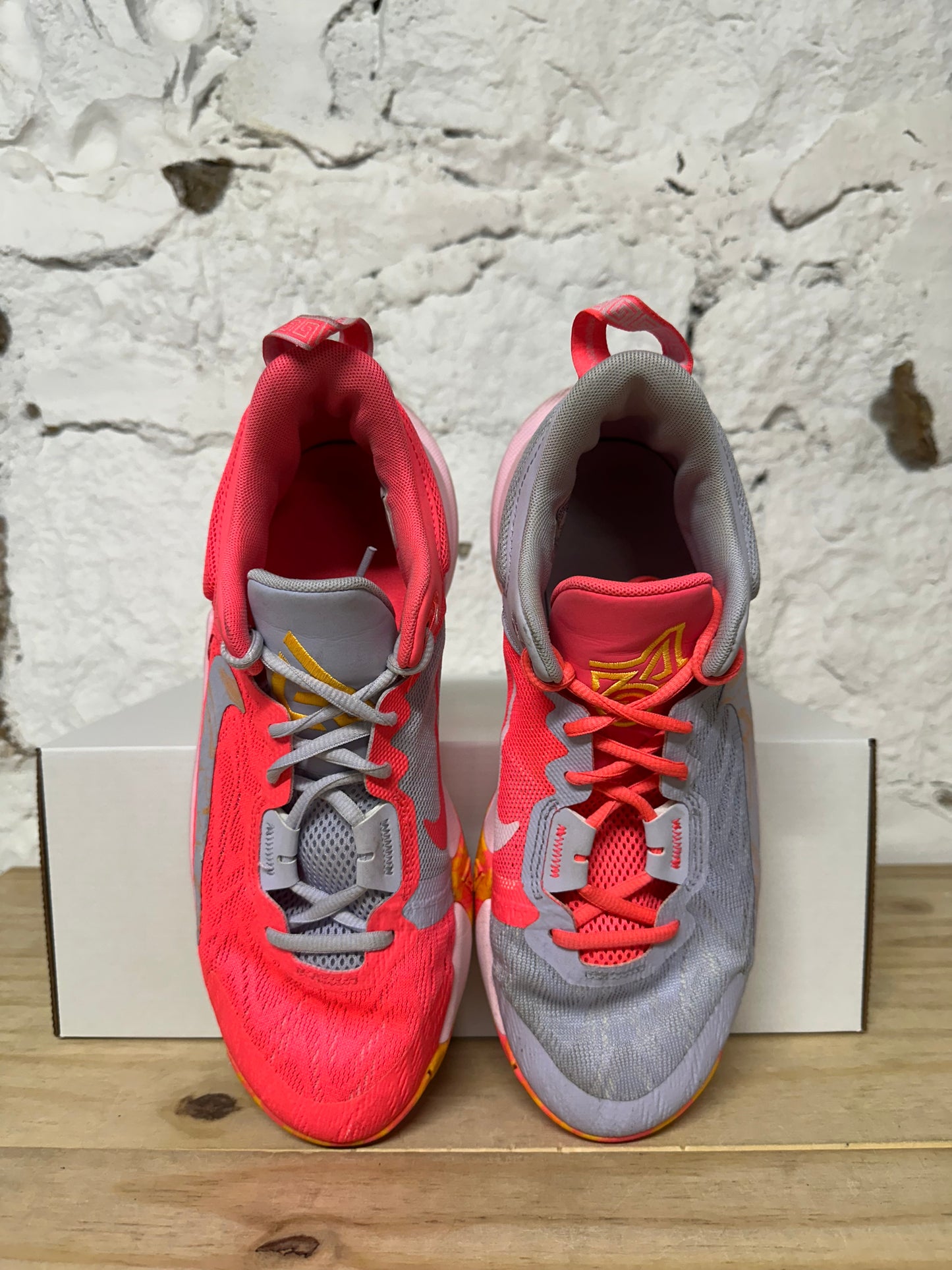 Nike Giannis Immortality Hot Punch Sz 7Y