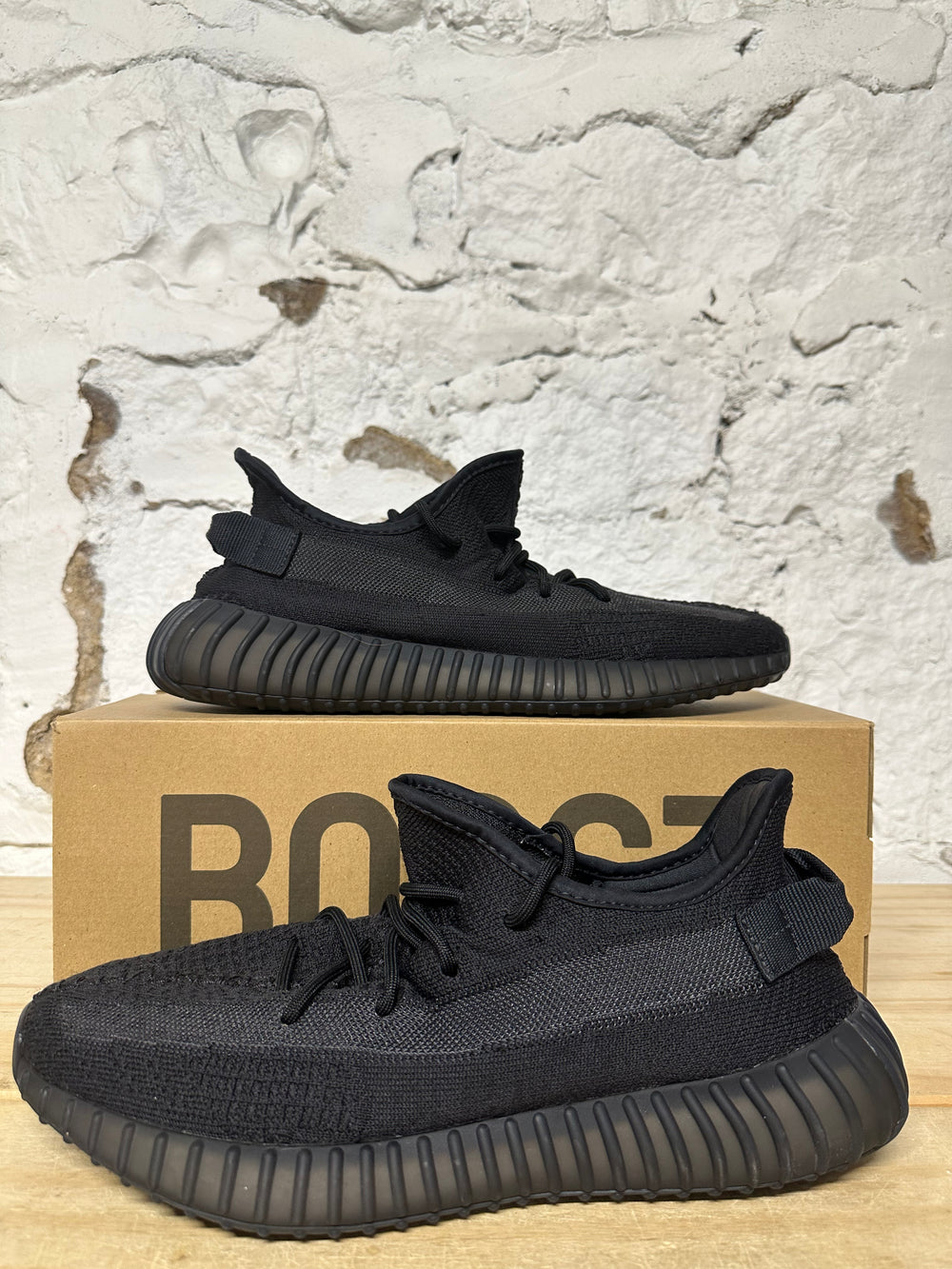 Yeezy 350 V2 Onyx Sz 12