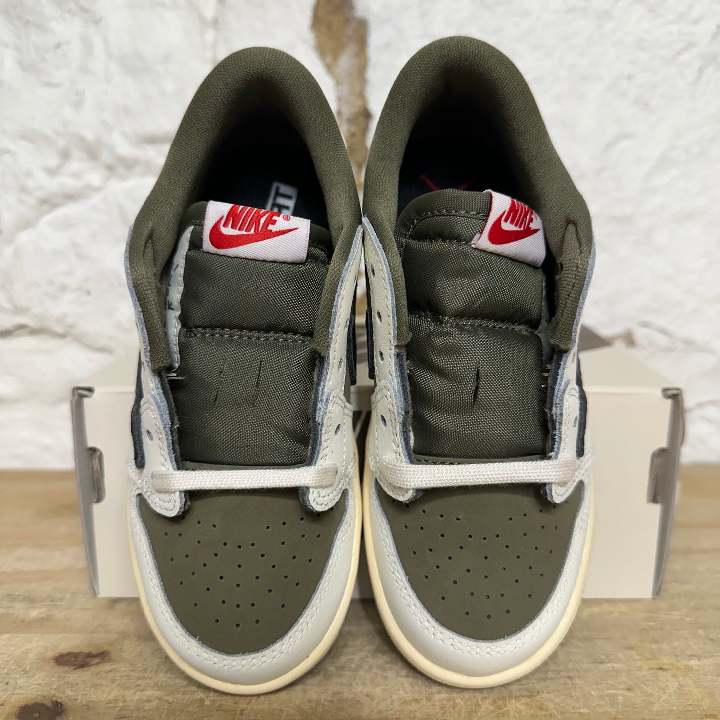 Air Jordan 1 Low Travis Scott Medium Olive Sz 9C DS