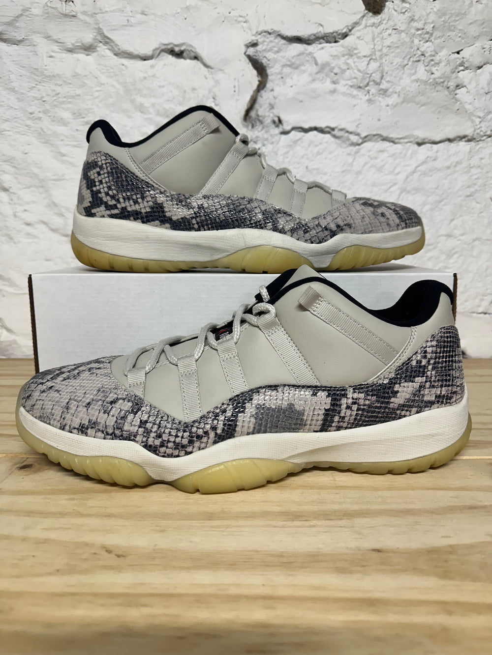 Air Jordan 11 Low Snakeskin Sz 13