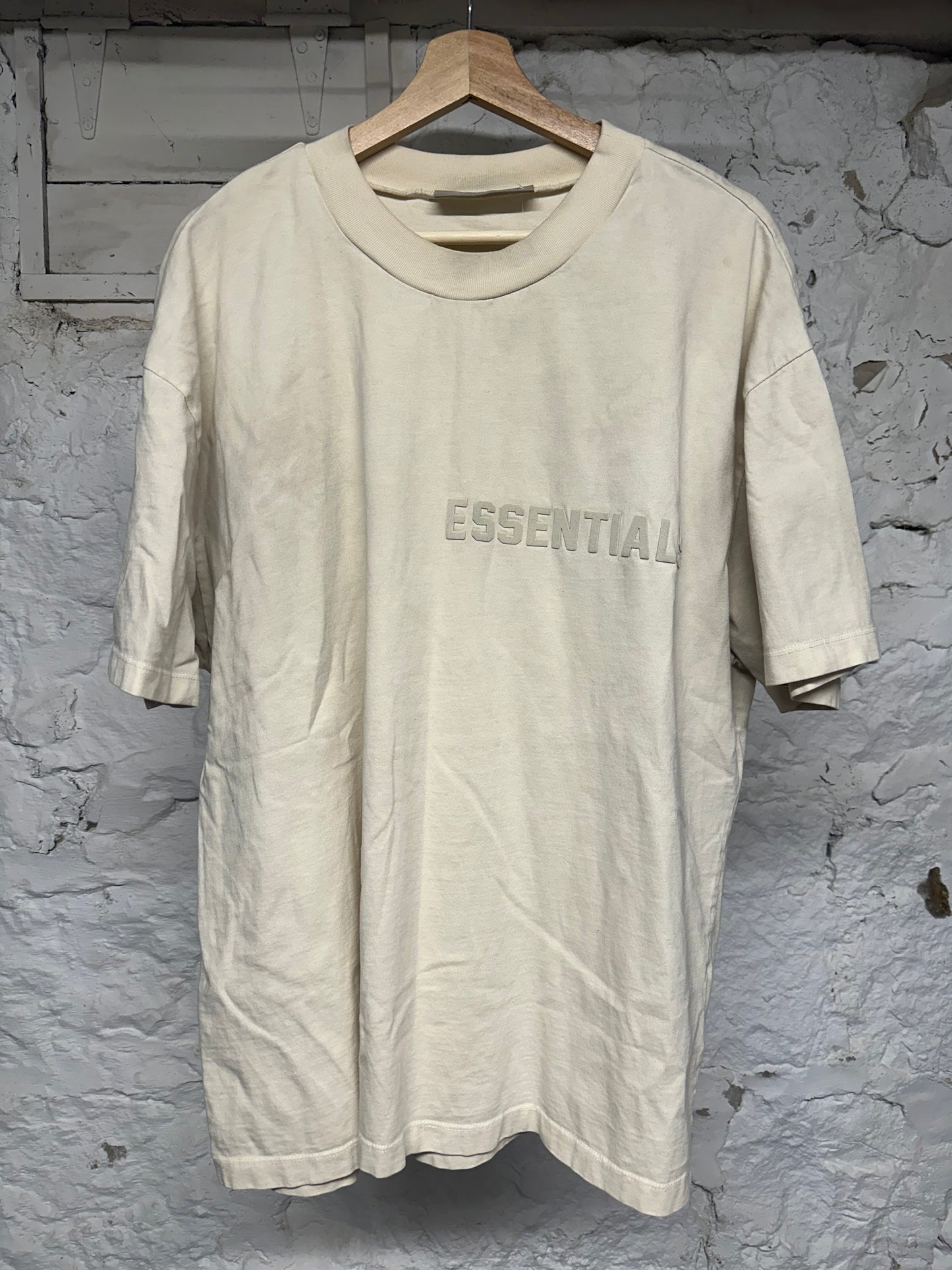 Fear of God Essentials Cream Bold Logo T-Shirt Sz L