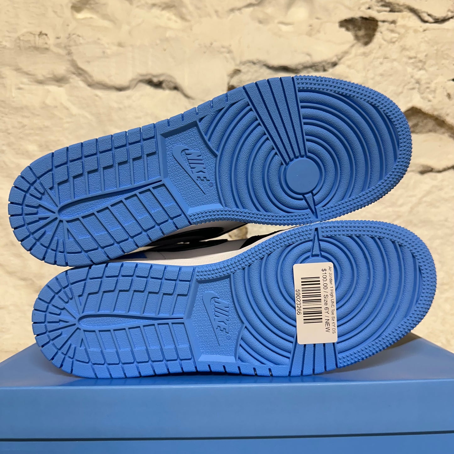 Air Jordan 1 High UNC Toe Sz 6Y DS