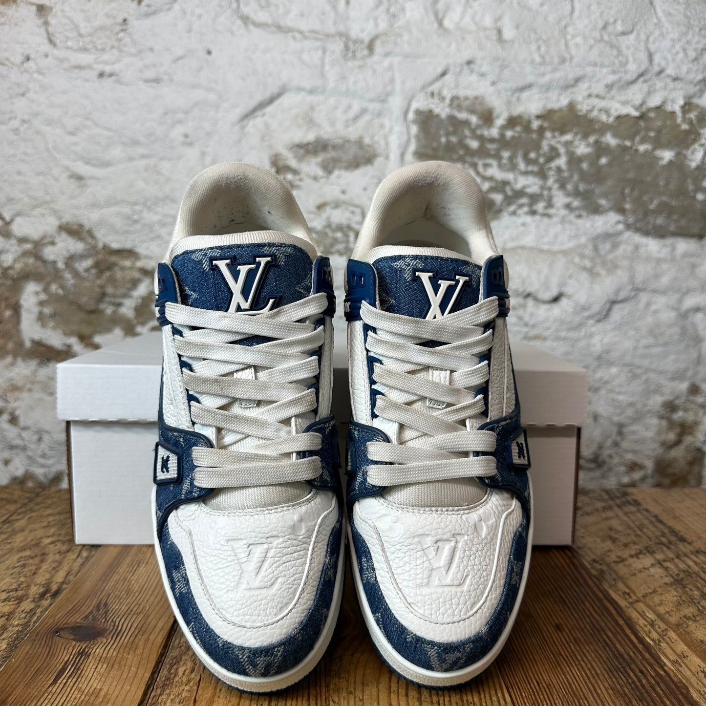 Louis Vuitton Blue Monogram White Trainer Sneaker Sz 7.5 (6LV)