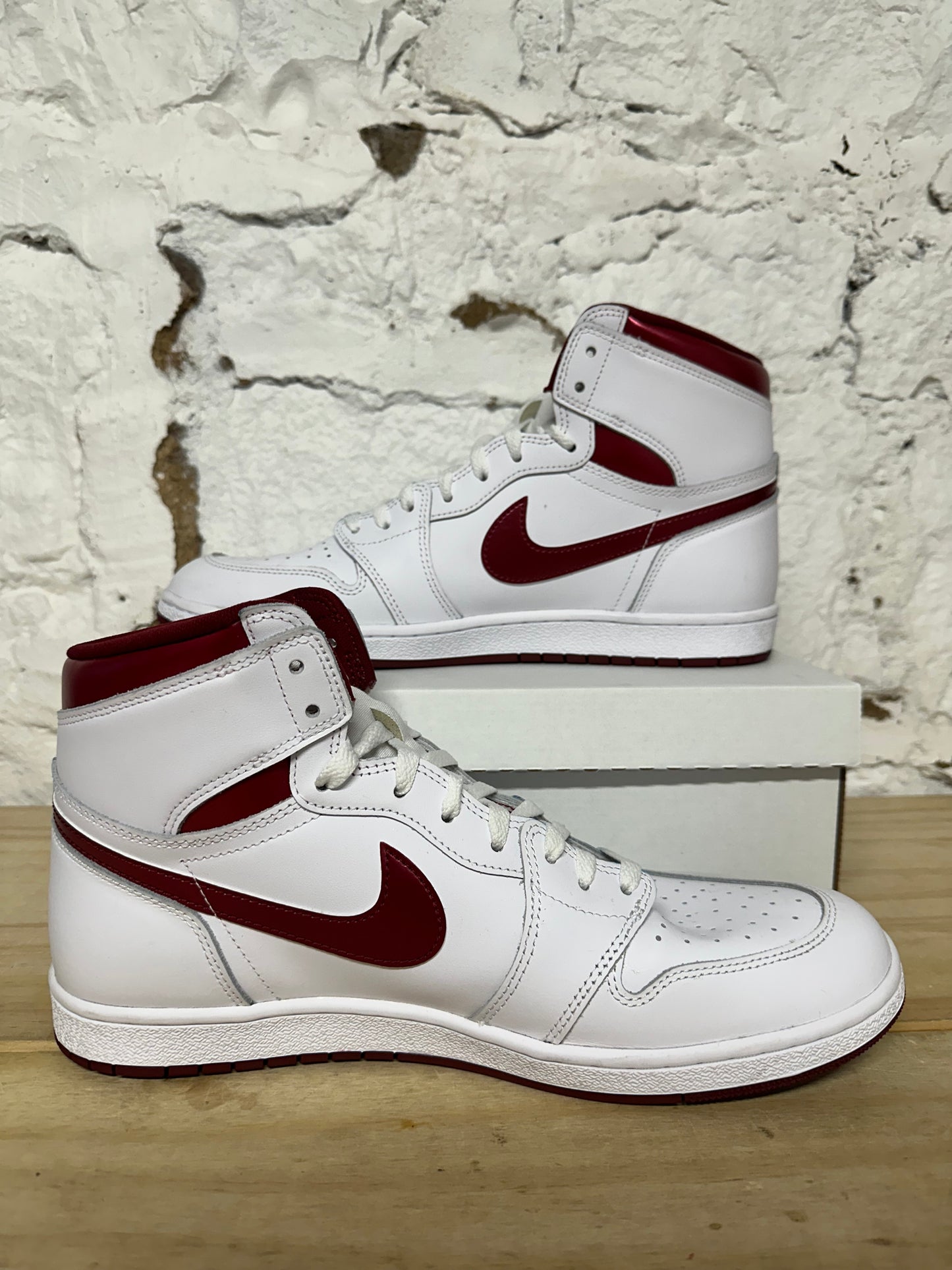Air Jordan 1 High Metallic Burgundy Sz 14