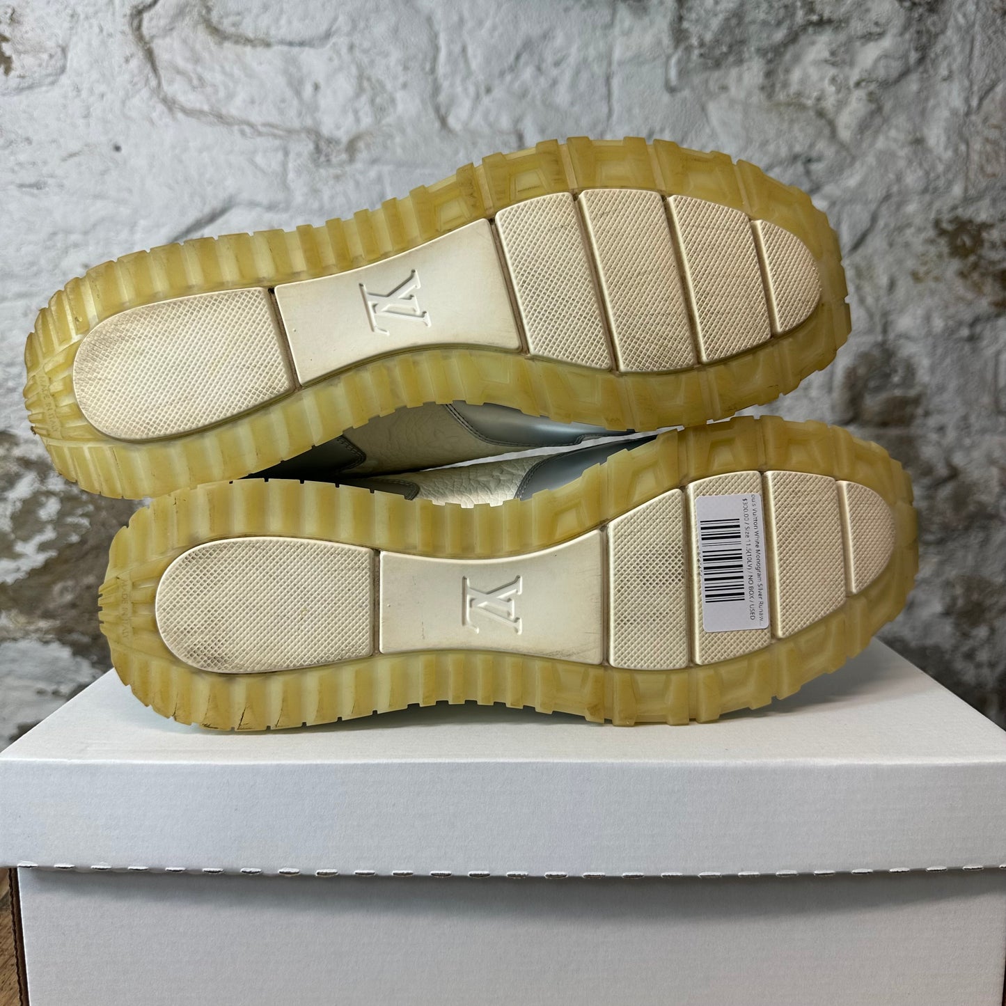 Louis Vuitton White Monogram Silver Runaway Sneaker Sz 11.5 (10LV)