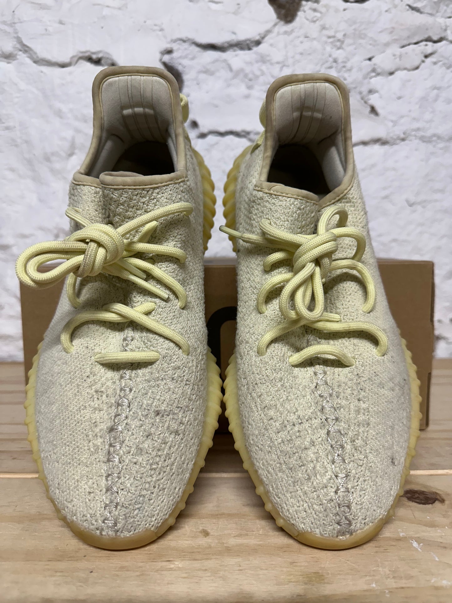 Yeezy 350 V2 Butter Sz 8