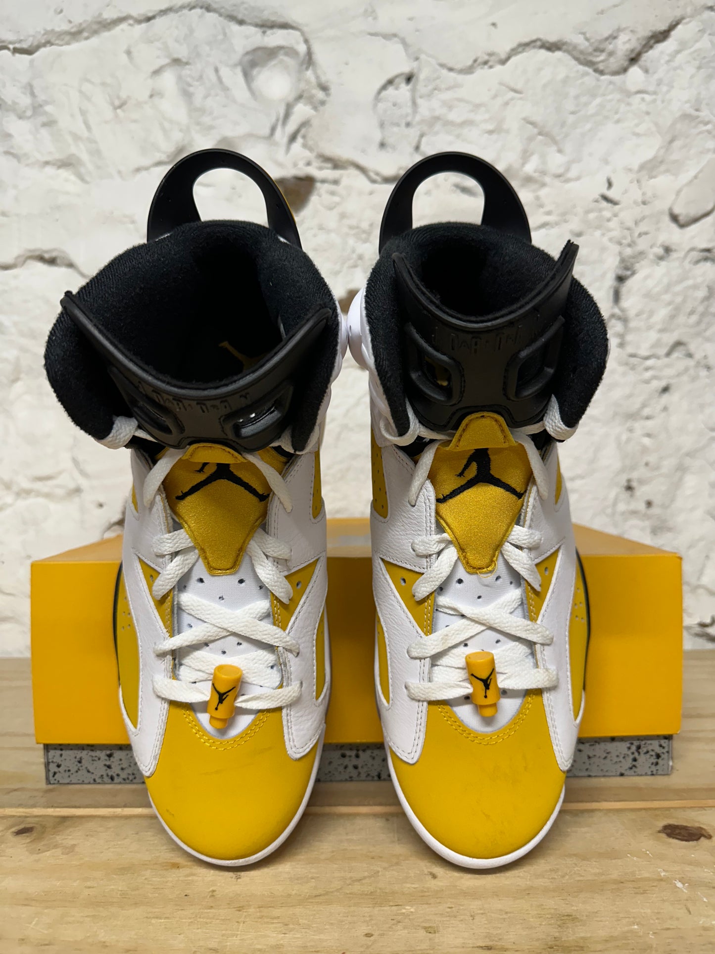 Air Jordan 6 Yellow Ochre Sz 11