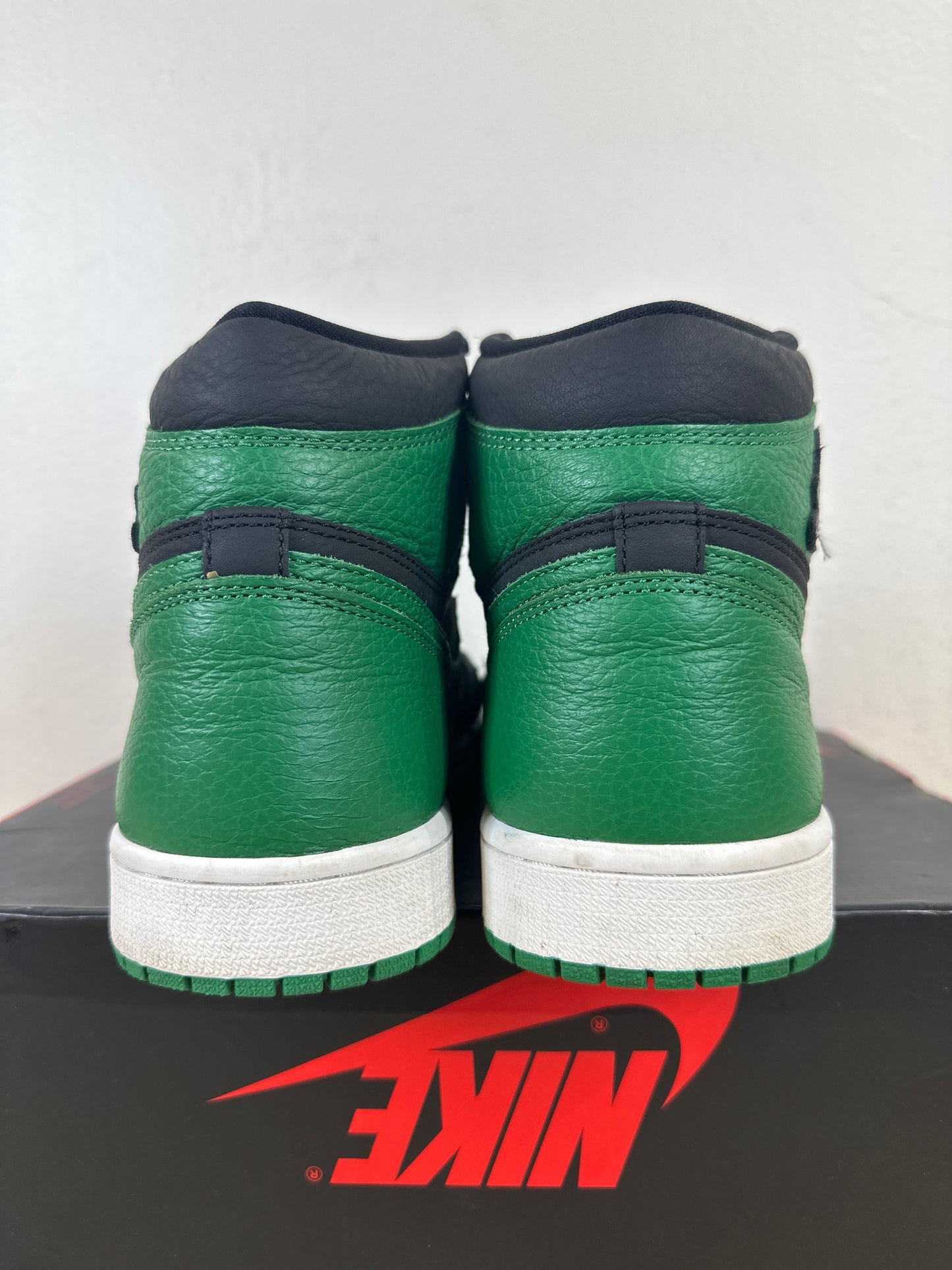 Air Jordan 1 High Pine Green Black Sz 10