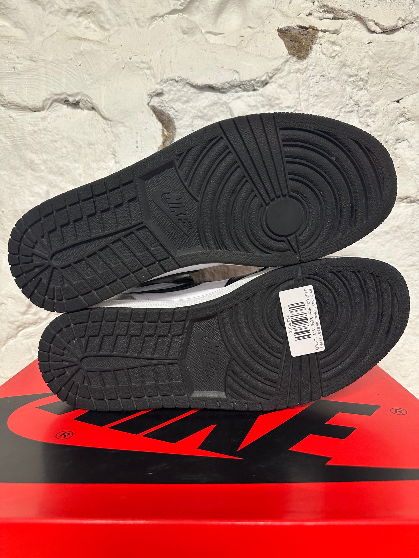 Air Jordan 1 High Silver Toe Sz 9.5 (11W)