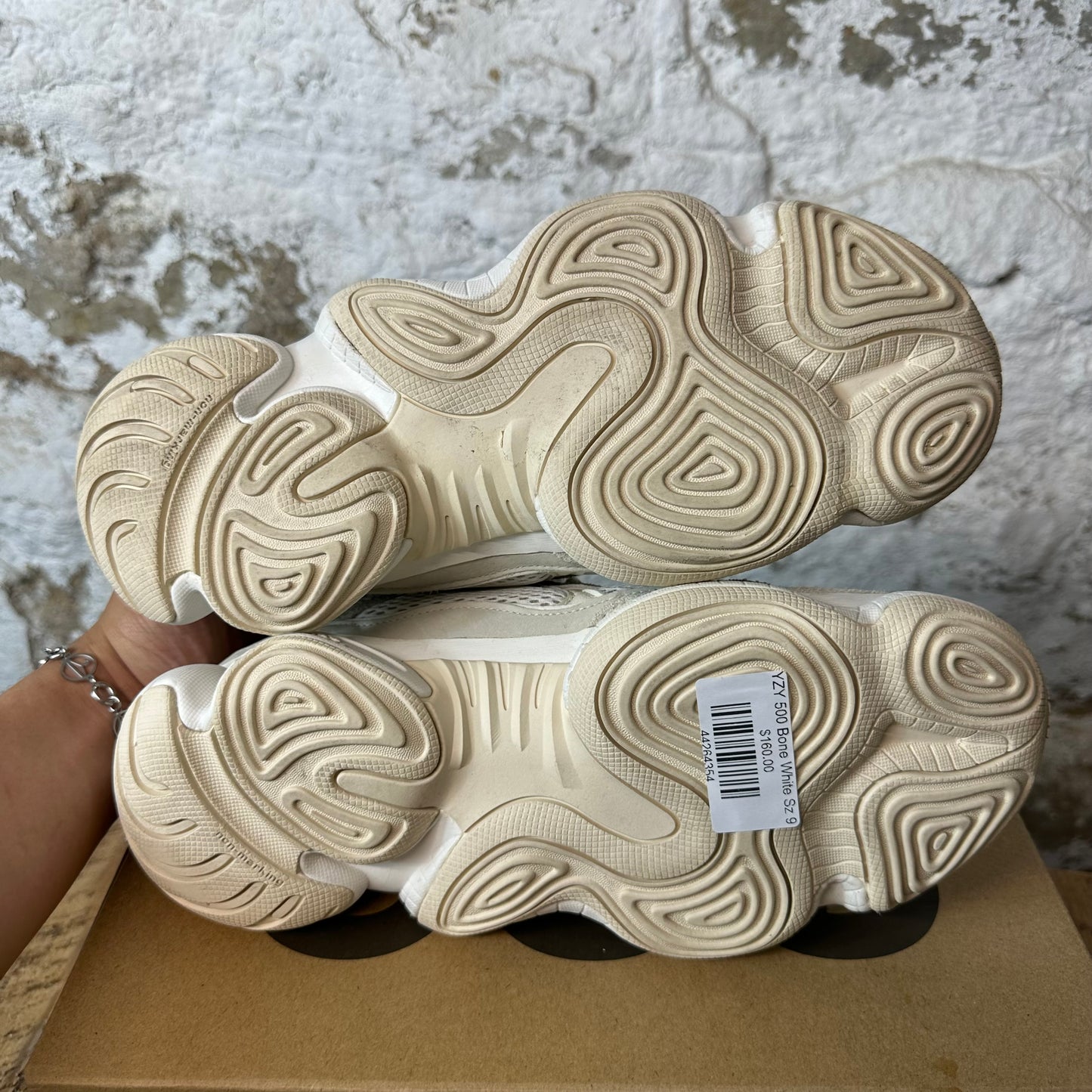 Yeezy 500 Bone White Sz 9