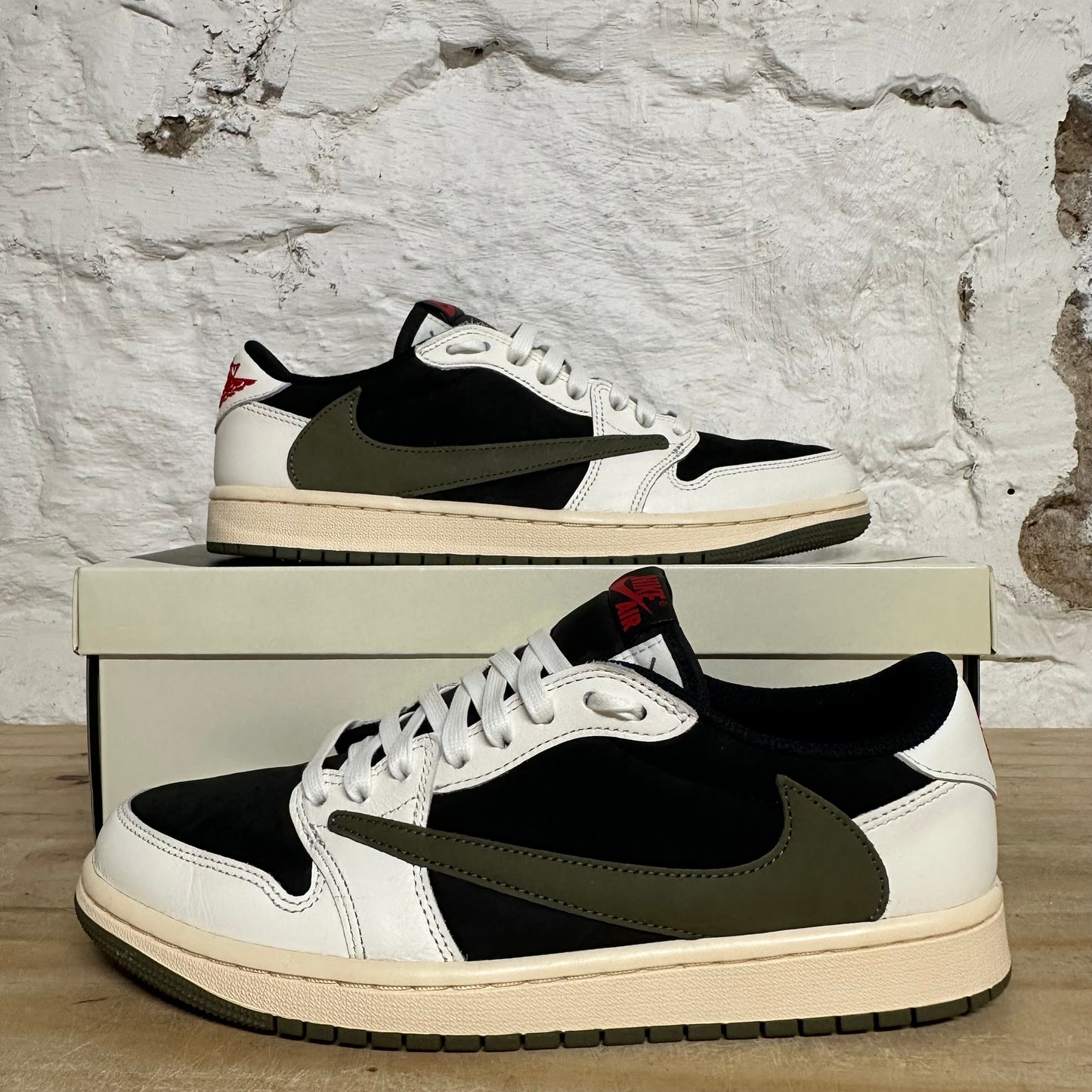 Air Jordan 1 Low Travis Scott Olive Sz 8 (9.5W)