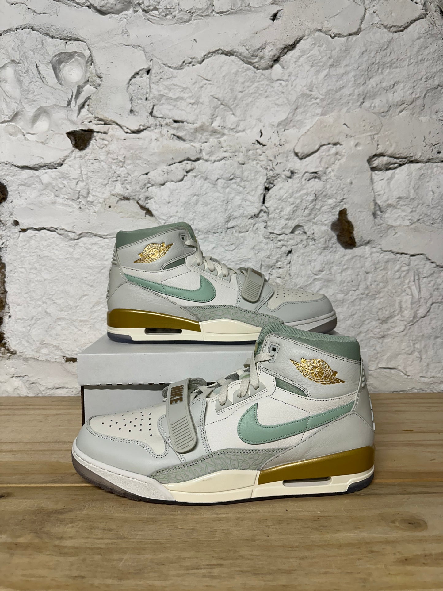 Air Jordan Legacy 312 Pistachio Frost Sz 14 DS