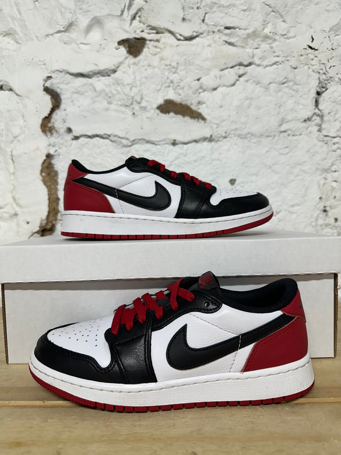 Air Jordan 1 Low Black Toe Sz 5Y