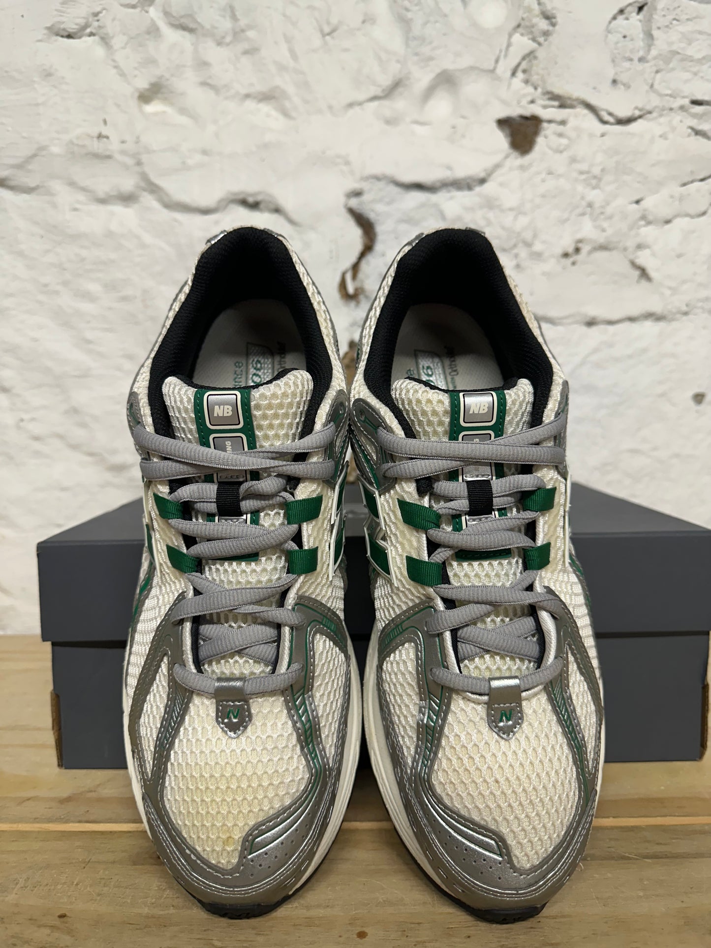 New Balance 1906R White Green Sz 11