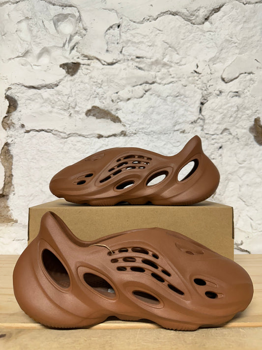 Yeezy Foam Runner Clay Red Sz 9 DS