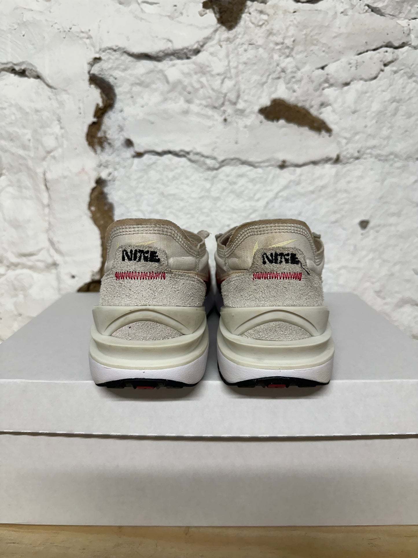 Nike Waffle One Sail Gym Red Sz 7.5 (9W)