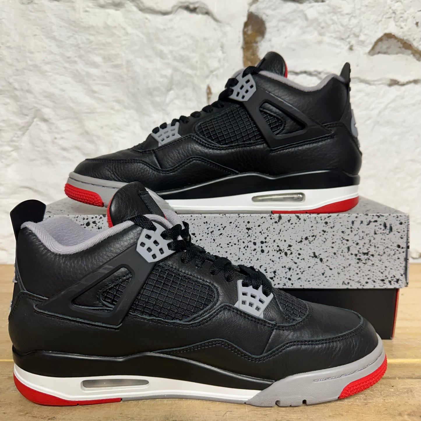 Air Jordan 4 Bred Reimagined Sz 10