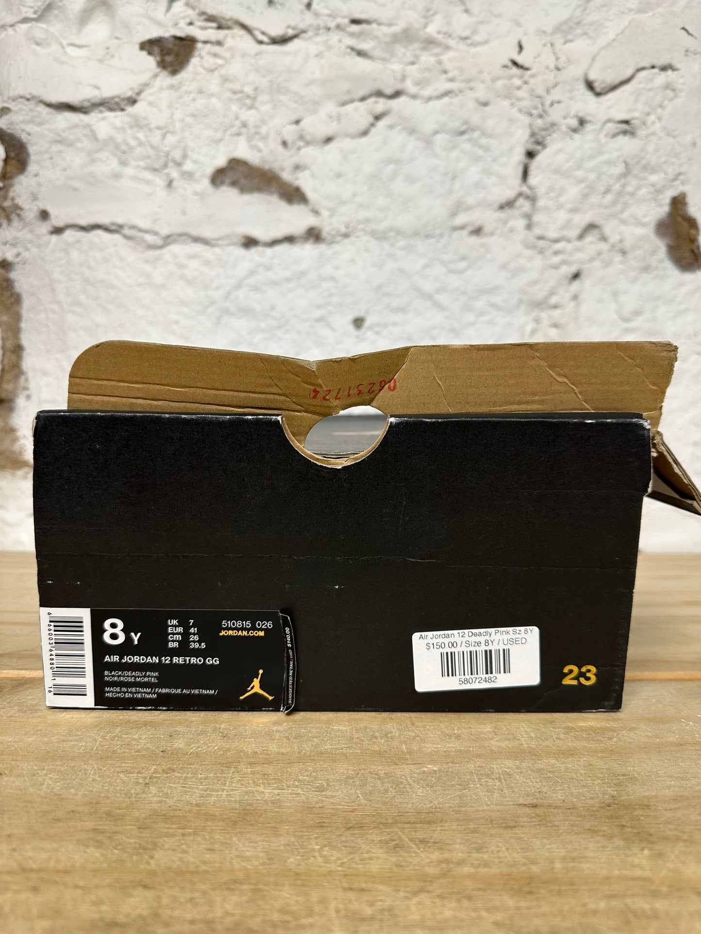 Air Jordan 12 Deadly Pink Sz 8Y