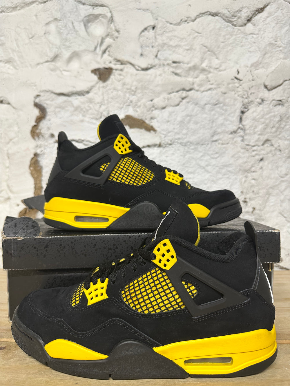 Air Jordan 4 Thunder Sz 9.5