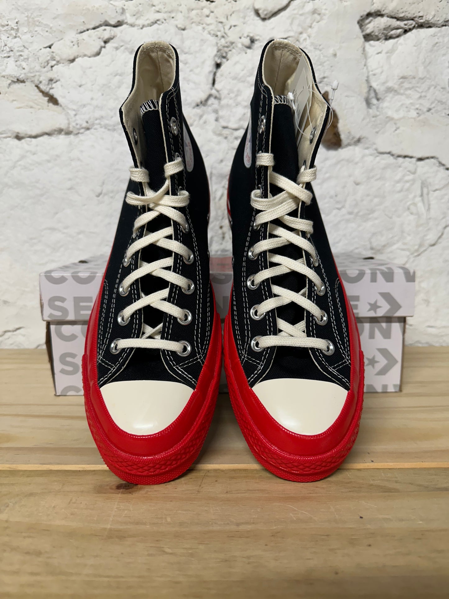 Converse CDG Red Black Sole Sz 8.5 DS