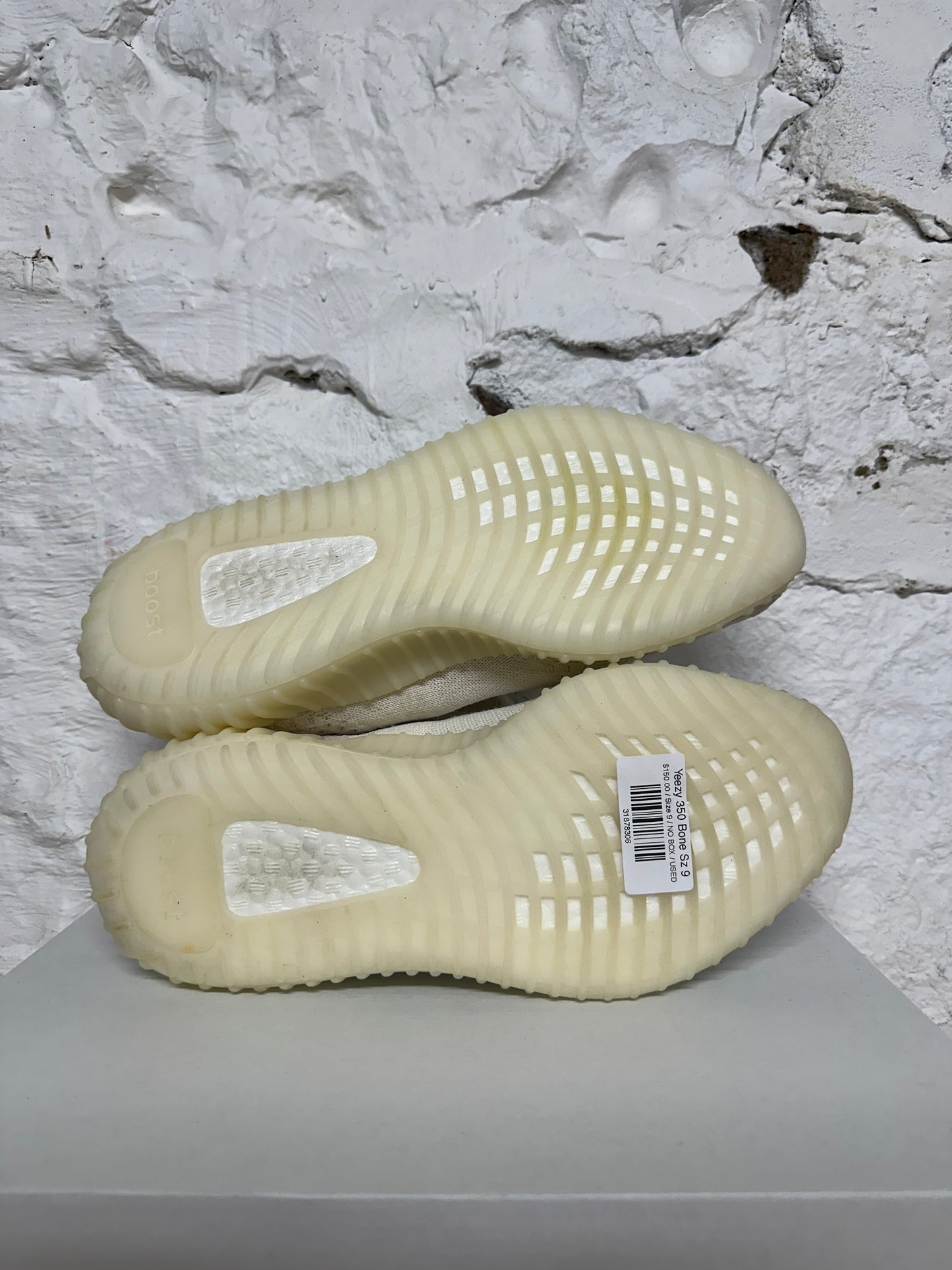 Yeezy 350 V2 Bone Sz 9