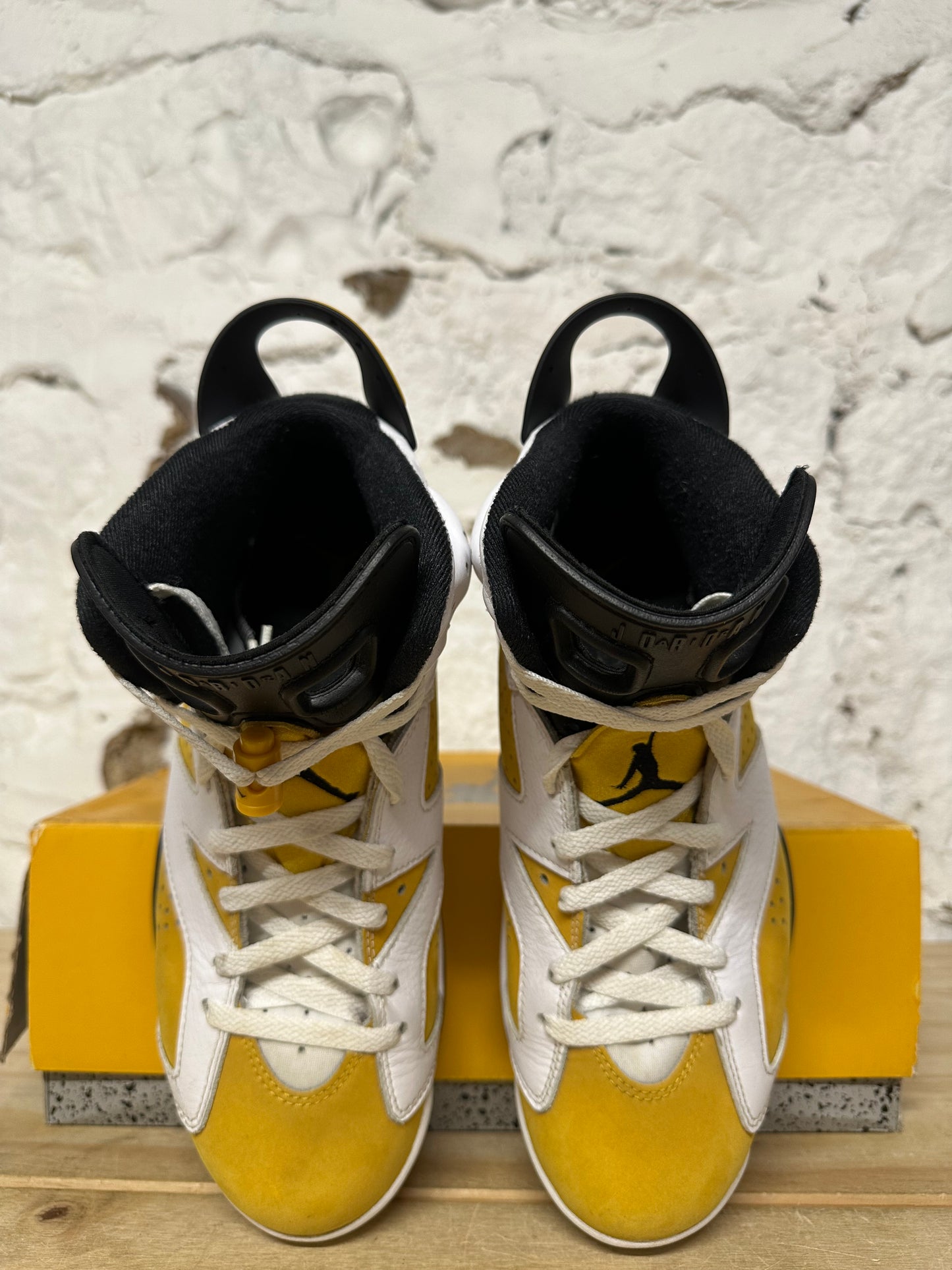 Air Jordan 6 Yellow Ochre Sz 8.5