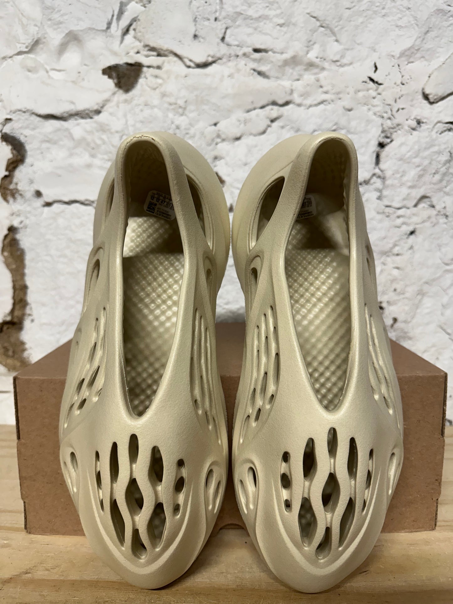 Yeezy Foam RNNR Sand Sz 12 DS