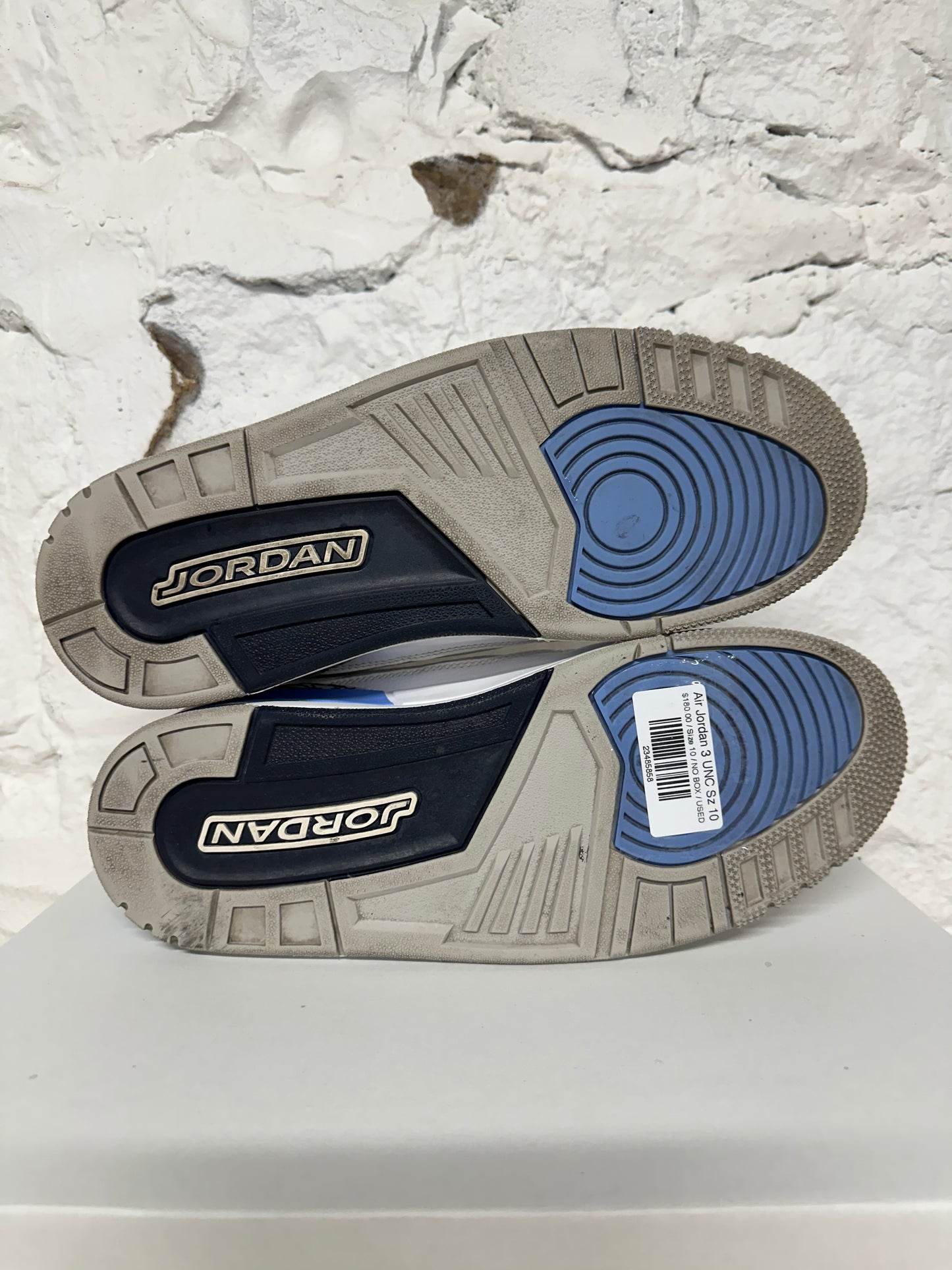 Air Jordan 3 UNC Sz 10