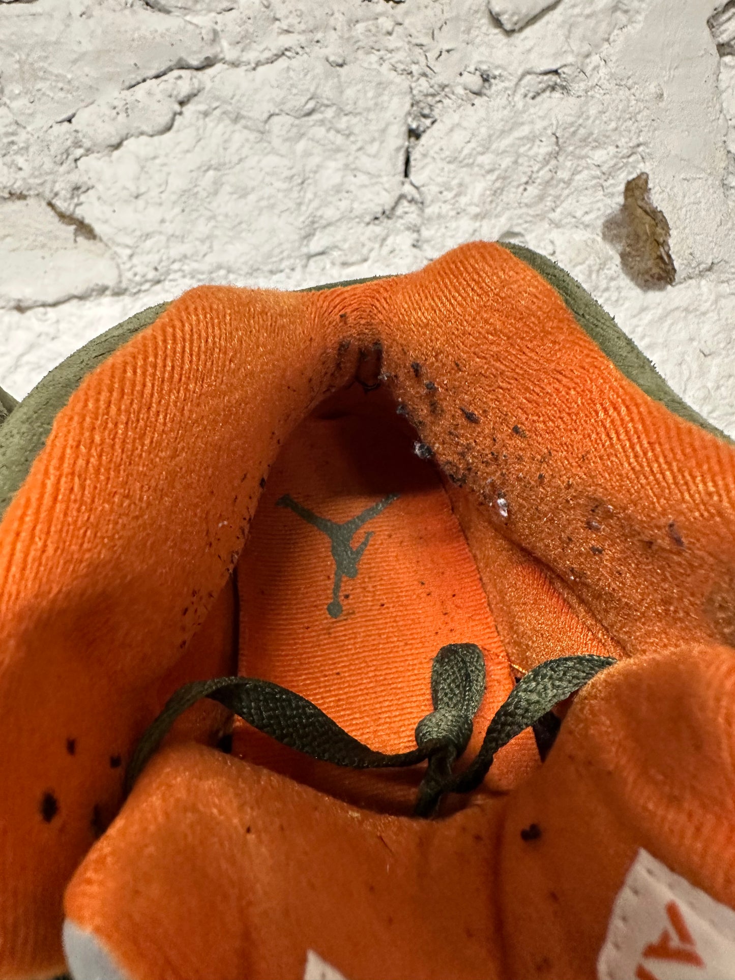 Air Jordan 5 Olive Sz 8.5