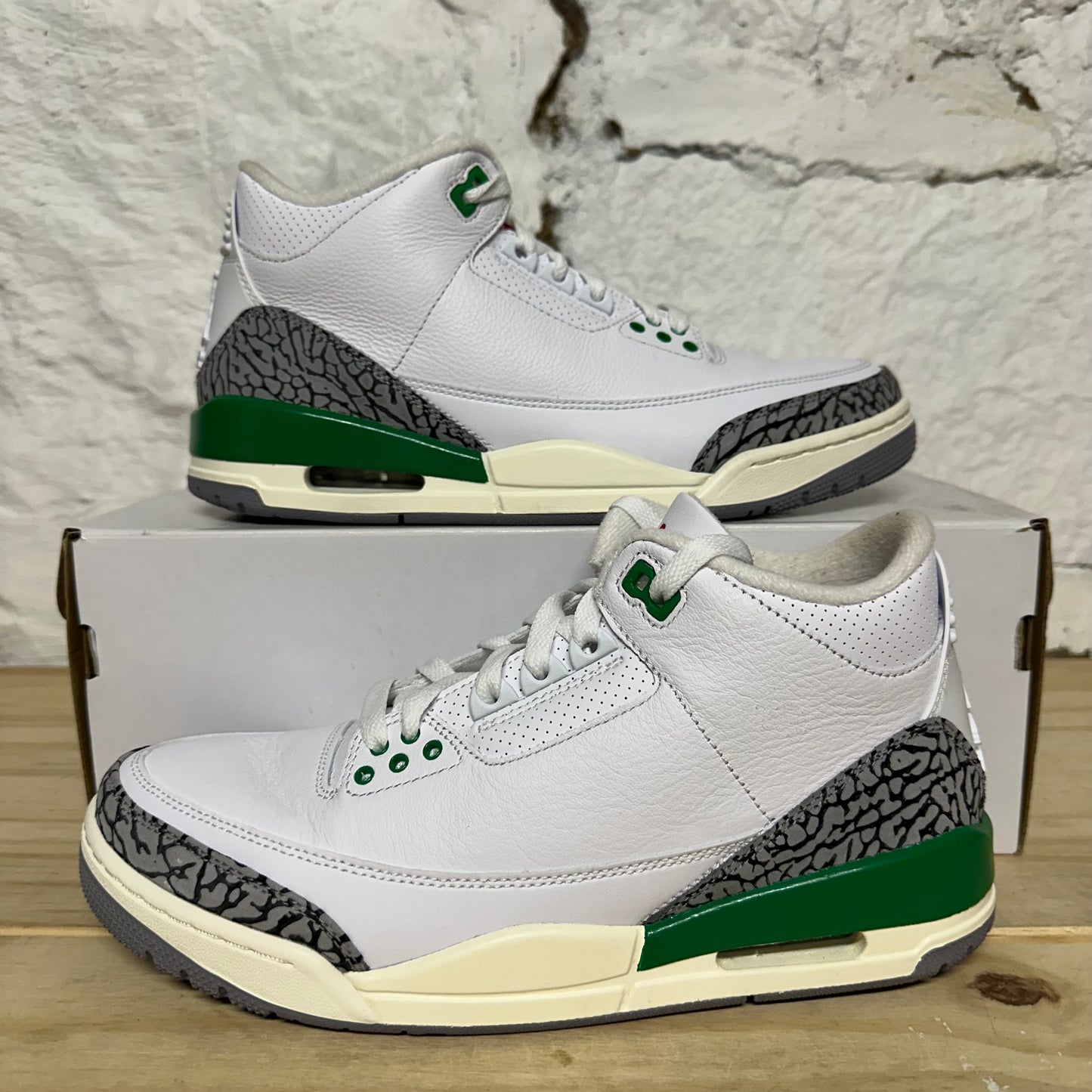 Air Jordan 3 Lucky Green Sz 8.5 (10W)