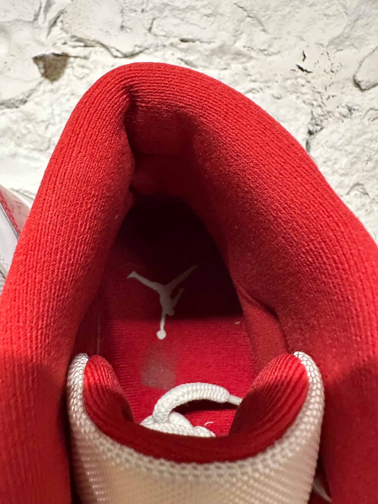 Air Jordan 11 High Cherry Sz 10.5