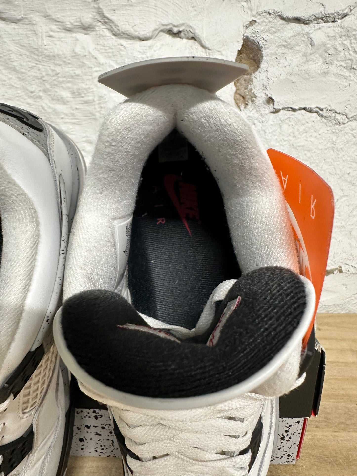 Air Jordan 4 White Cement Sz 9