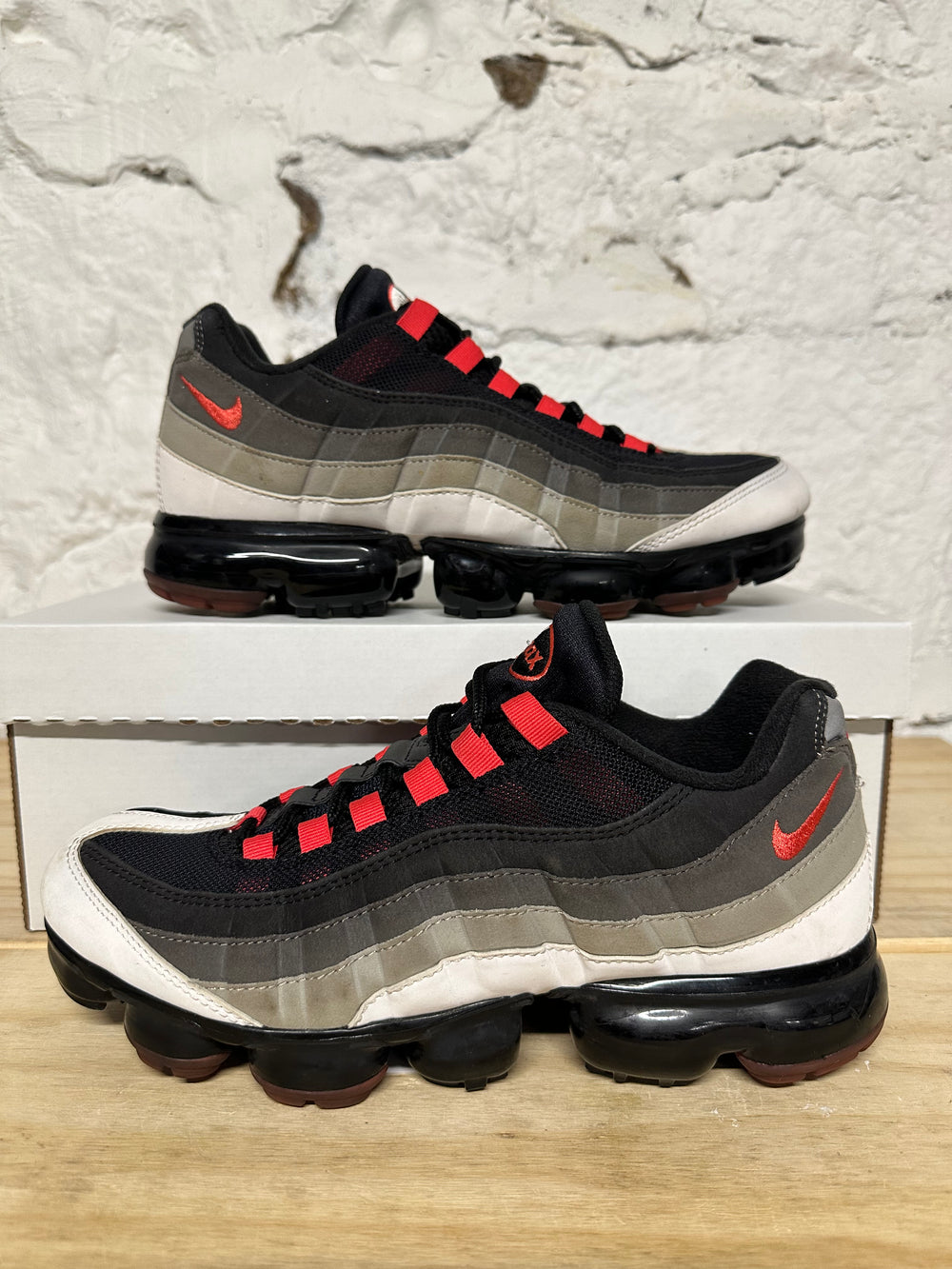 Nike Vapormax 95 Hot Red Sz 8.5