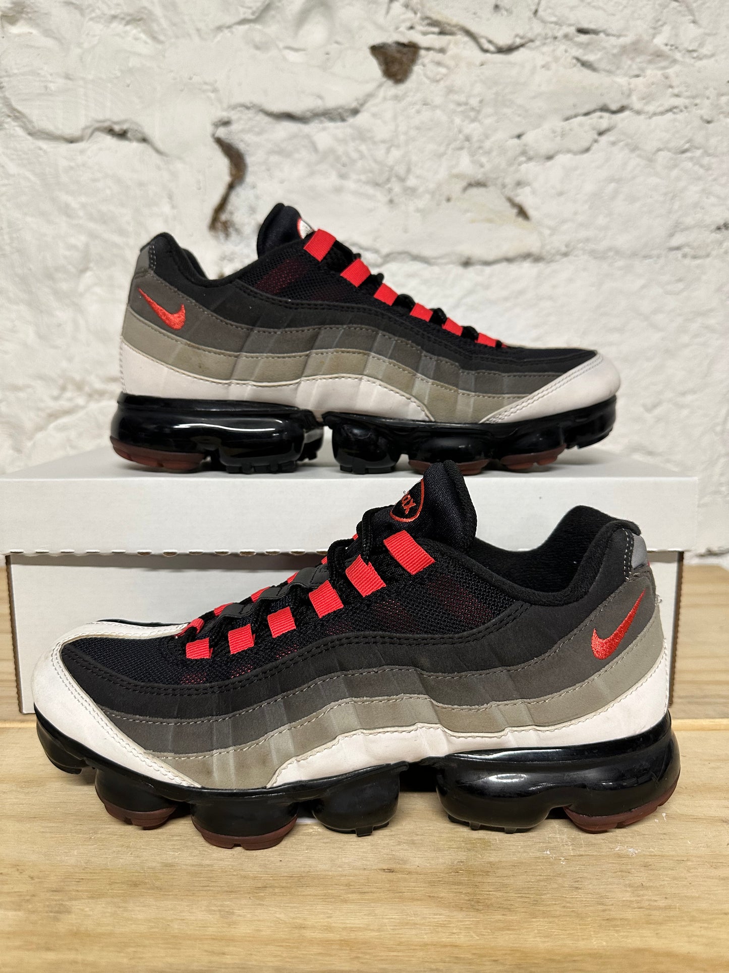 Nike Vapormax 95 Hot Red Sz 8.5
