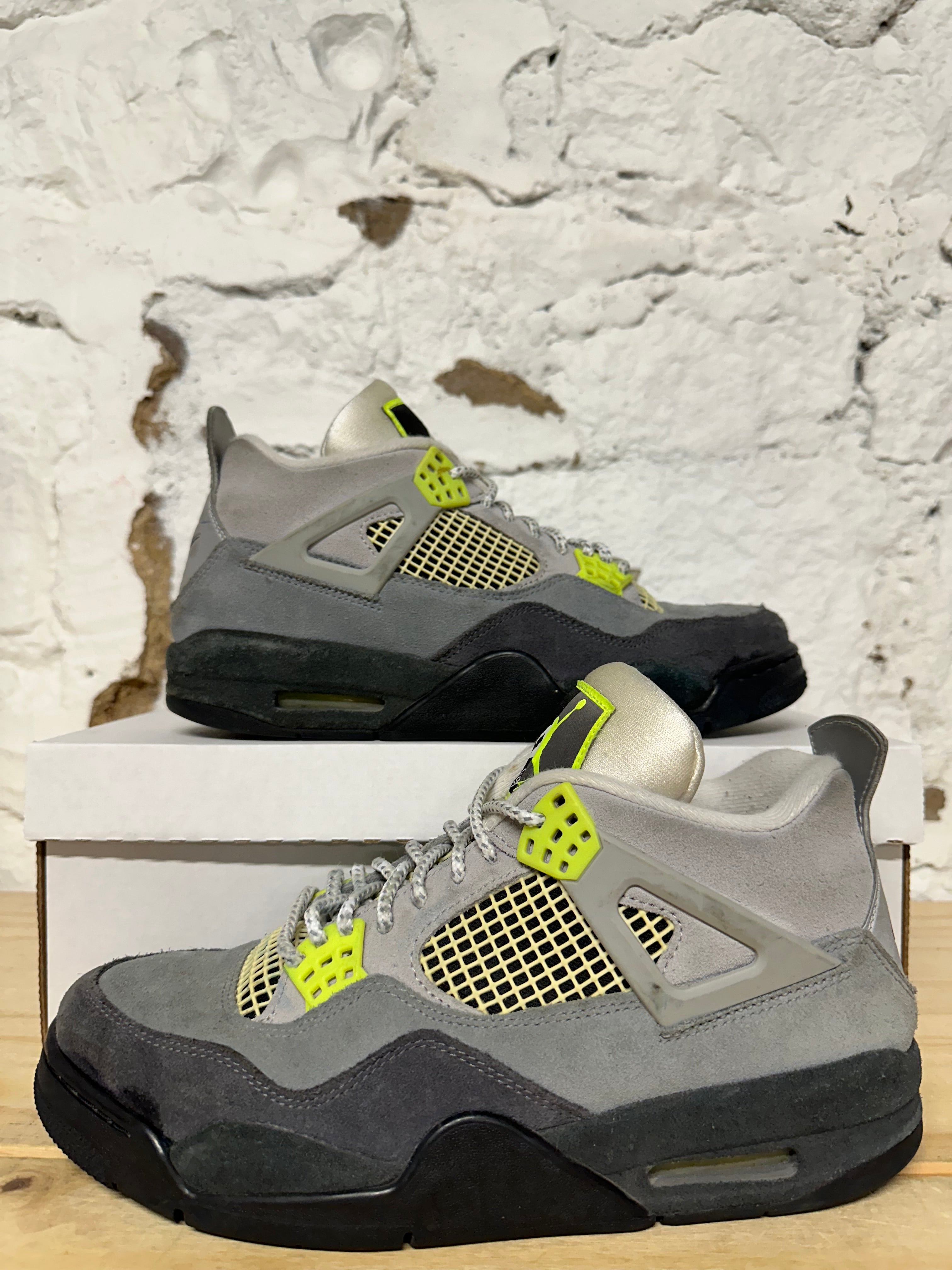 Air Jordan 4 Neon 95 Sz 9