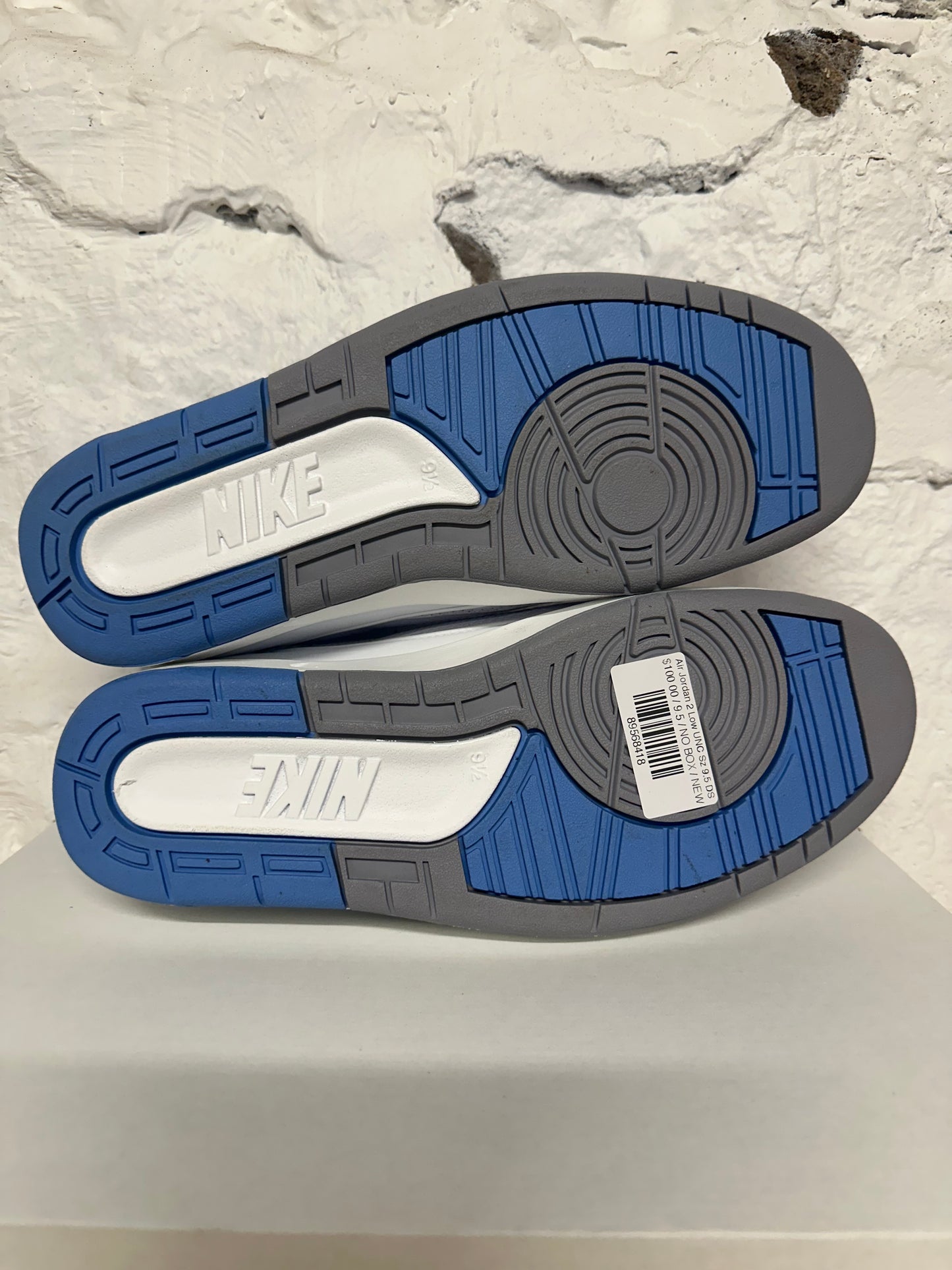 Air Jordan 2 Low UNC Sz 9.5 DS