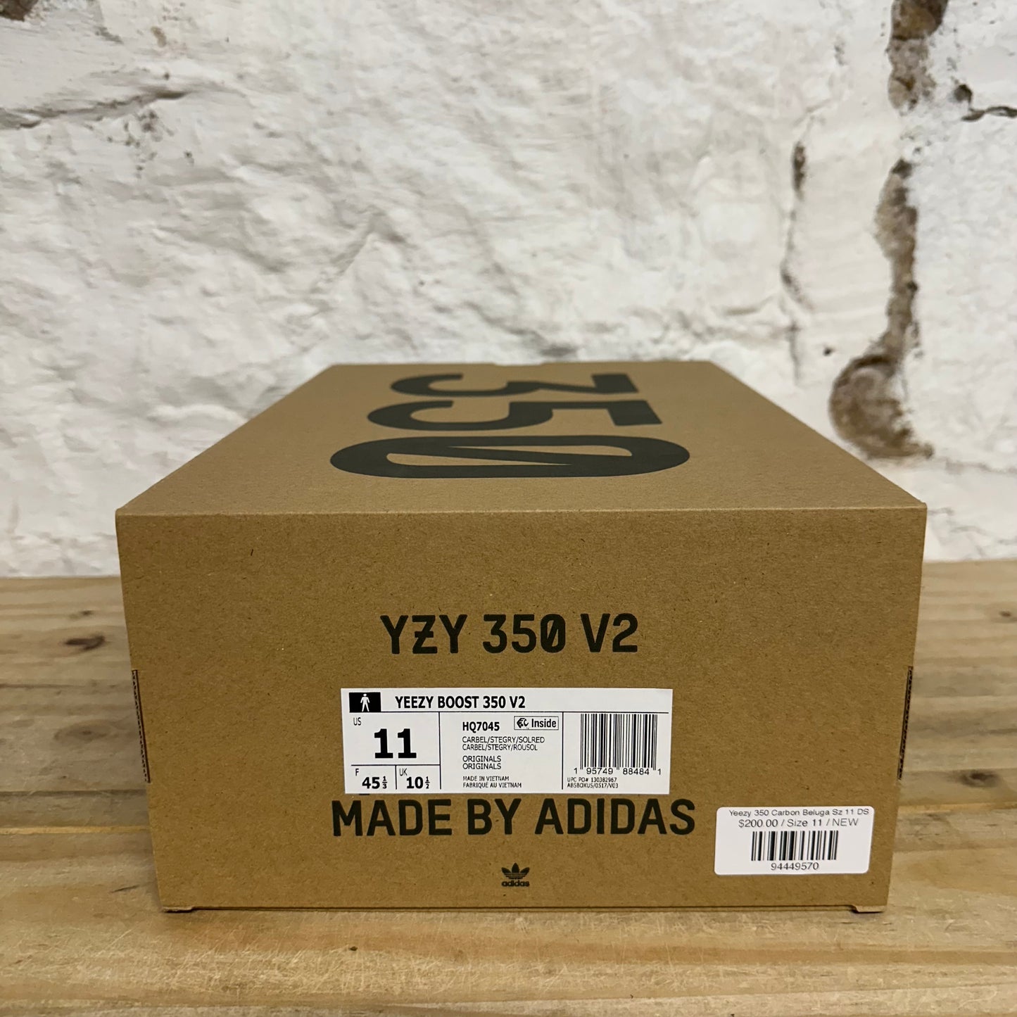 Yeezy 350 Carbon Beluga Sz 11 DS