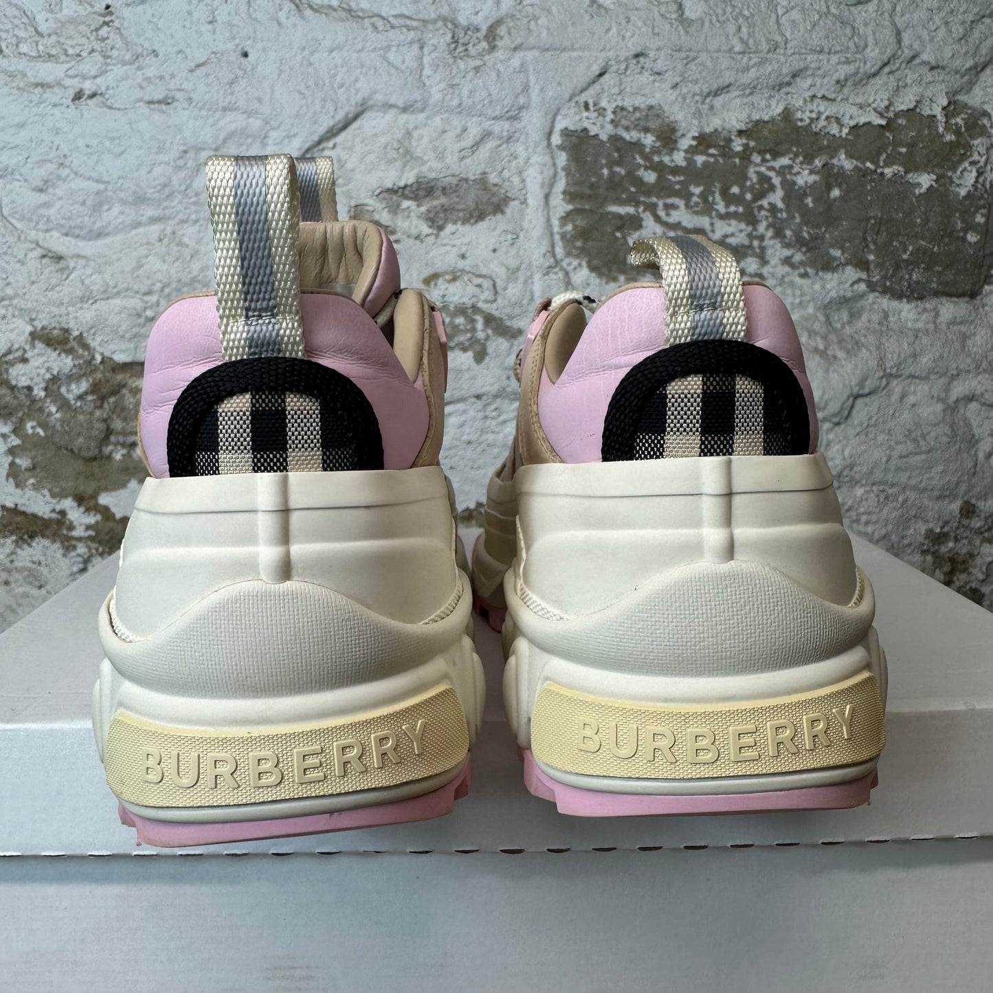 Burberry Arthur Beige Pink Cream Sneaker Sz 6 (38.5)