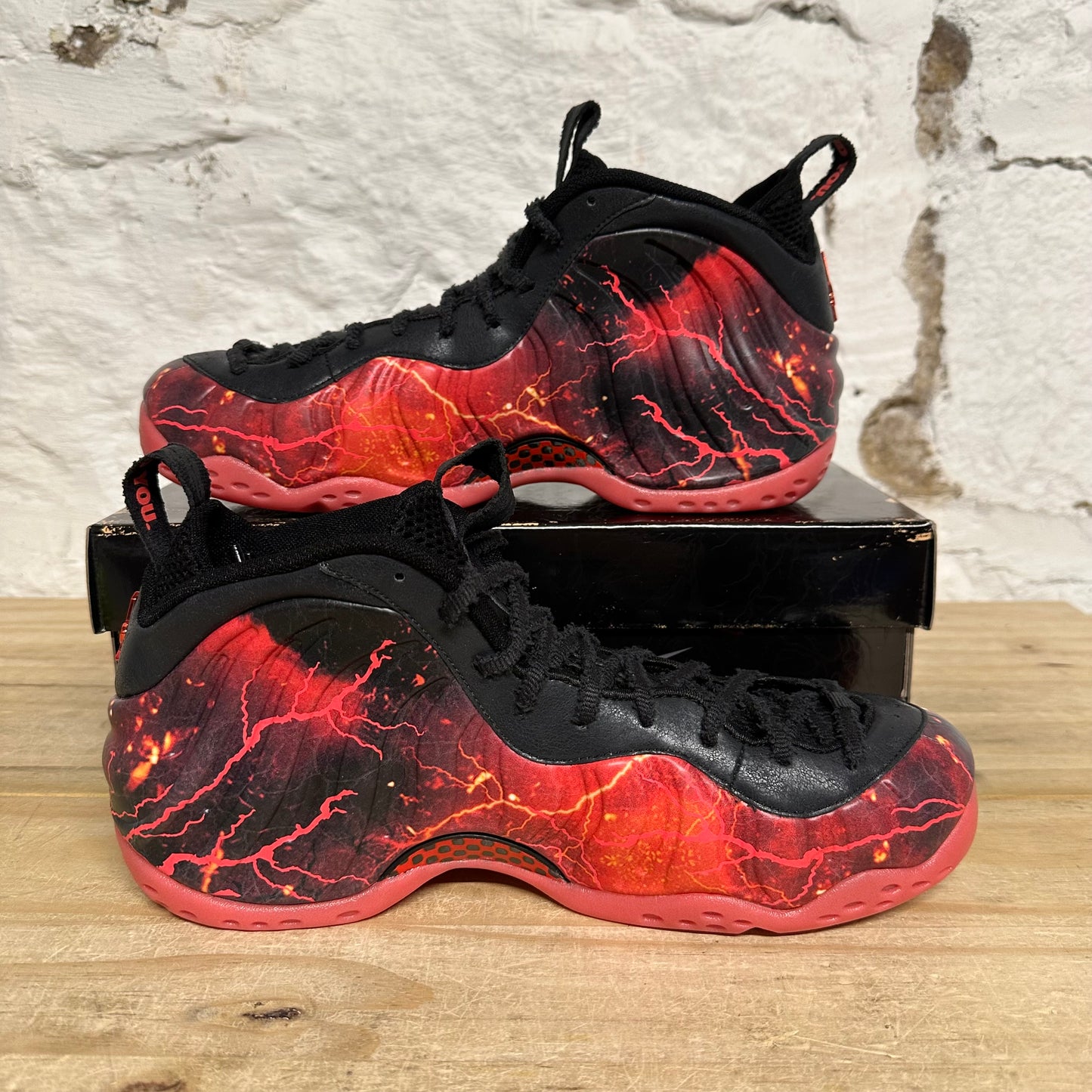 Nike Air Foamposite One Stranger Things Sz 10.5 DS