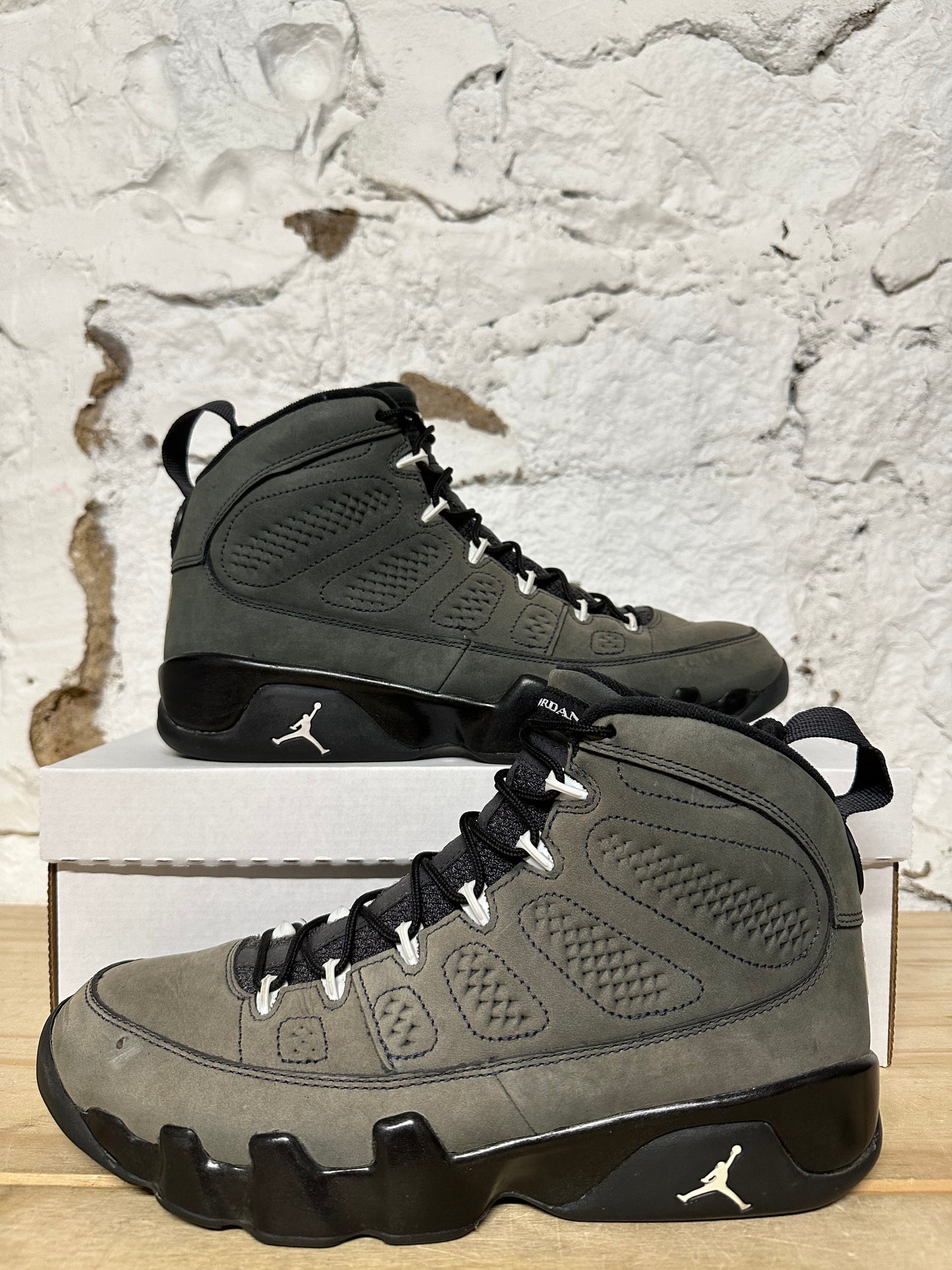 Air Jordan 9 Anthracite Sz 9.5