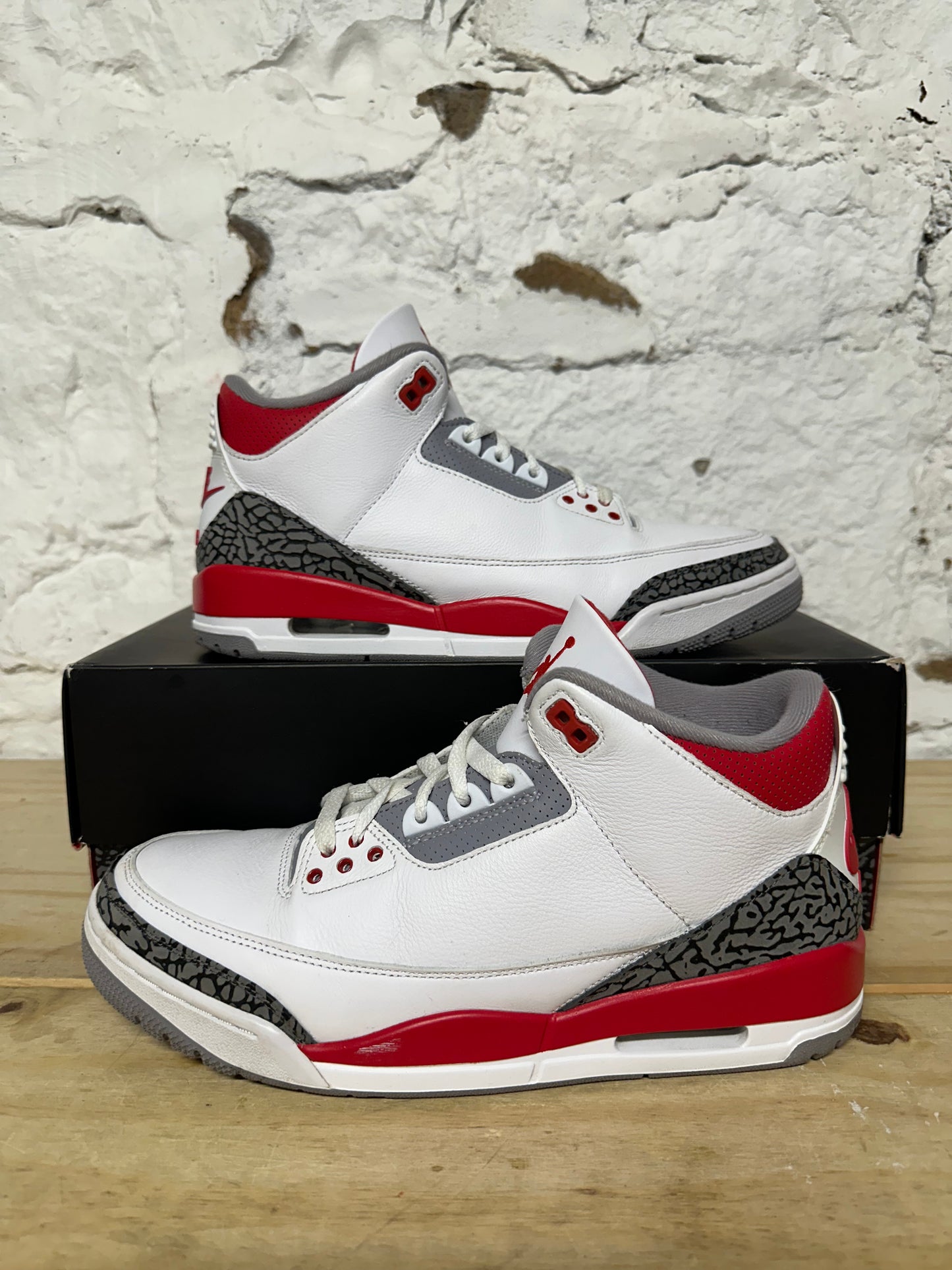 Air Jordan 3 Fire Red Sz 10.5