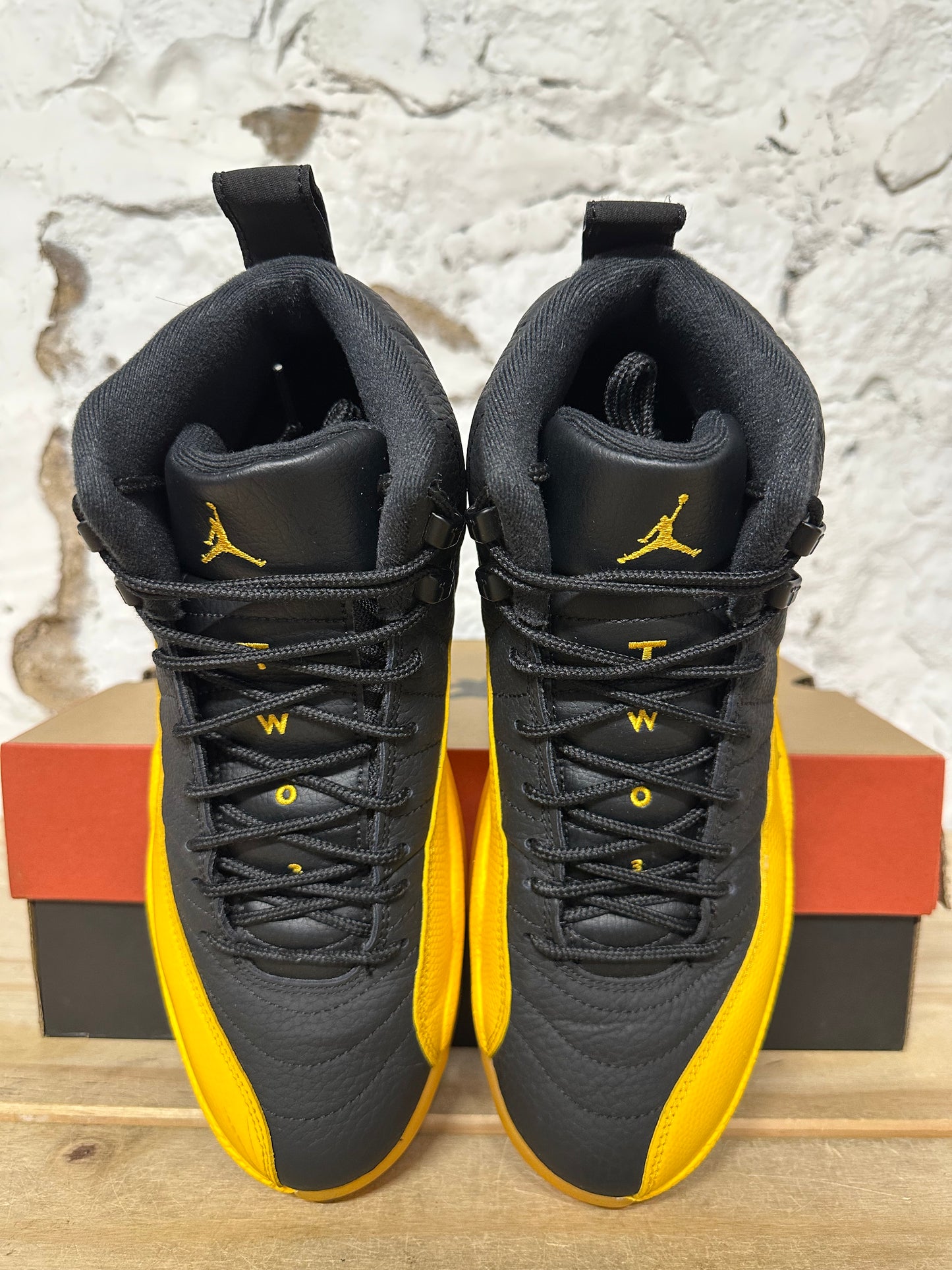 Air Jordan 12 University Gold Sz 9