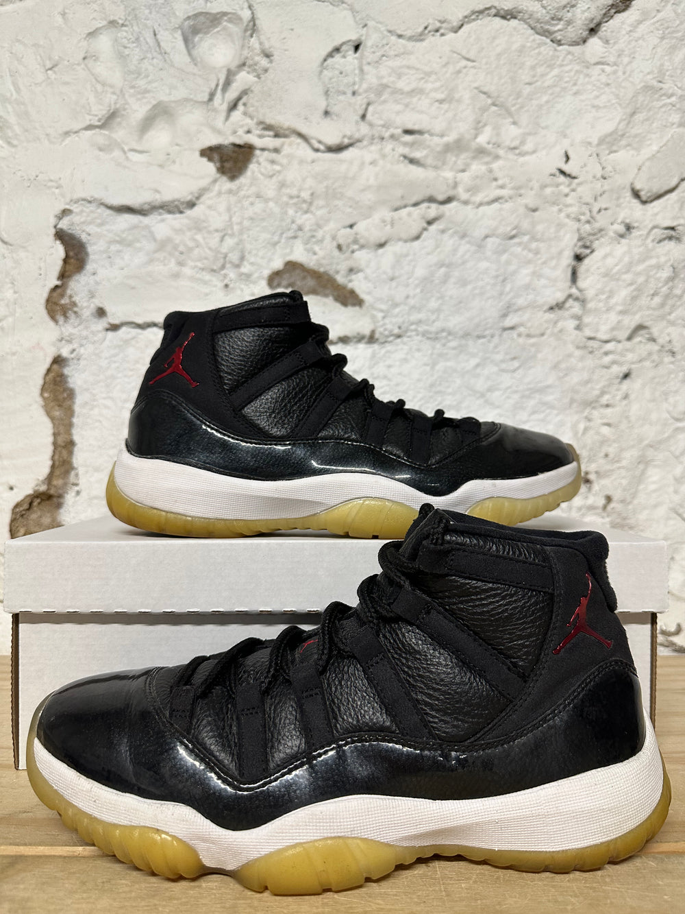 Air Jordan 11 High Jubilee Sz 9