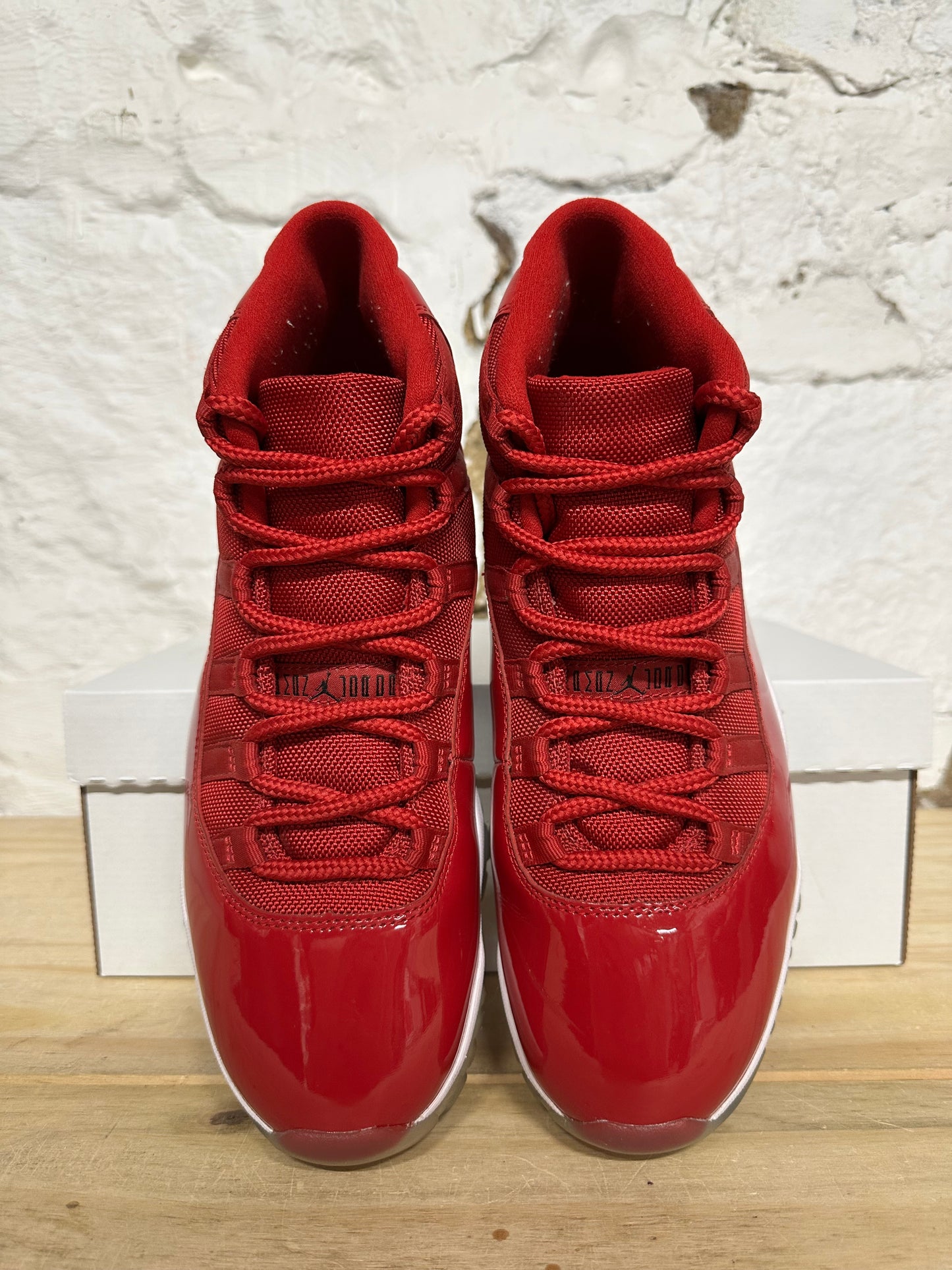 Air Jordan 11 High Win Like 96 Sz 9.5