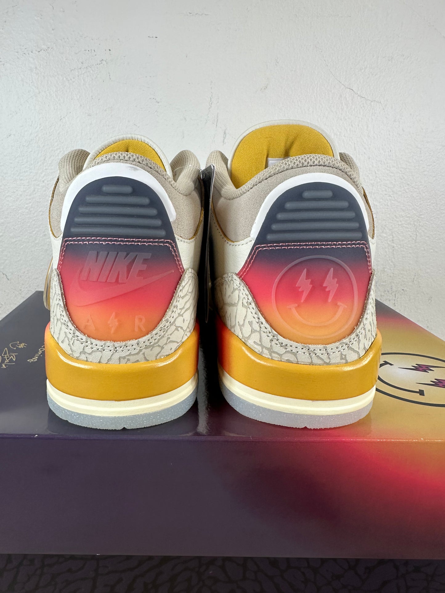 Air Jordan 3 J Balvin Medellin Sunset Sz 8.5 DS
