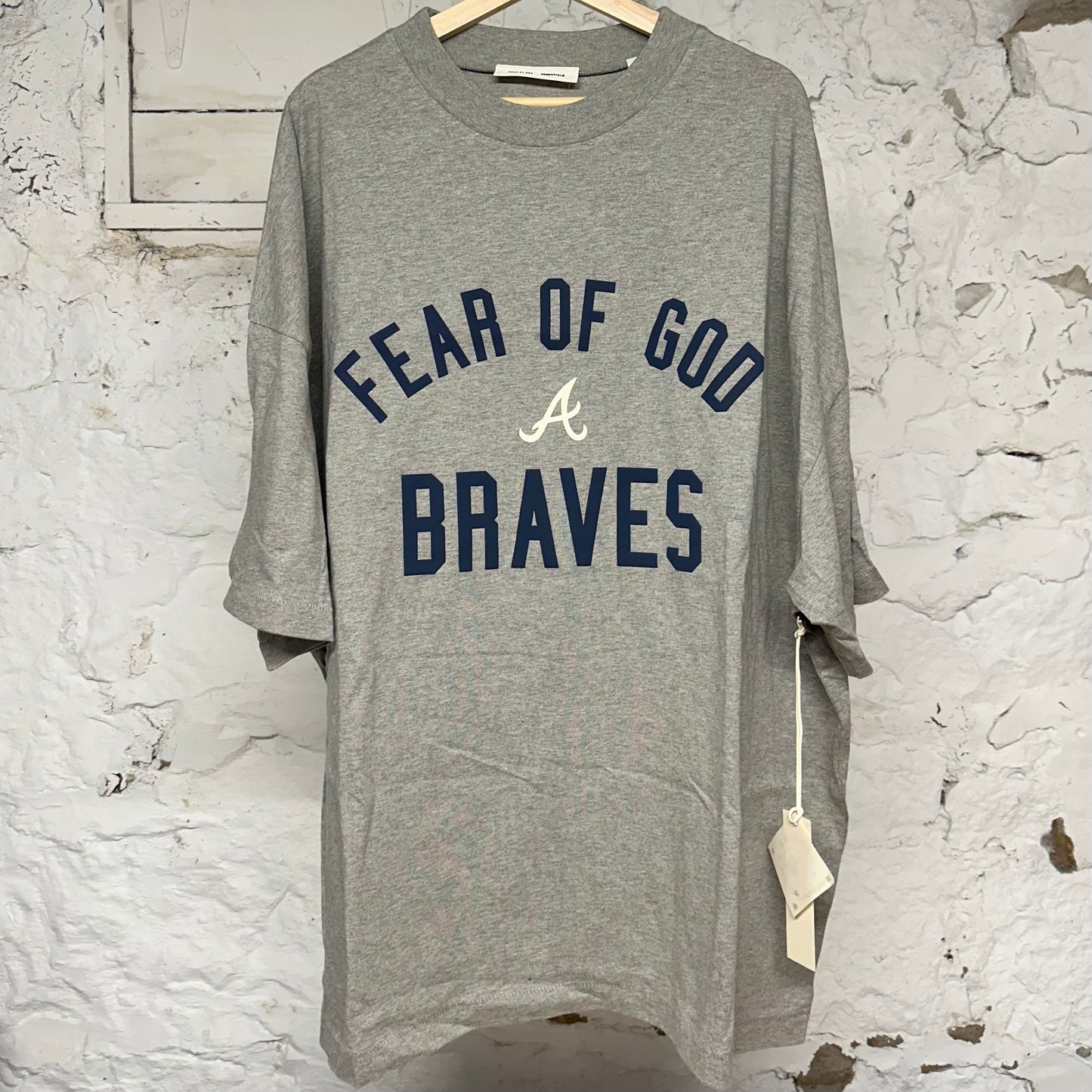 Fear of God Essentials Atlanta Braves T-Shirt Sz XL DS