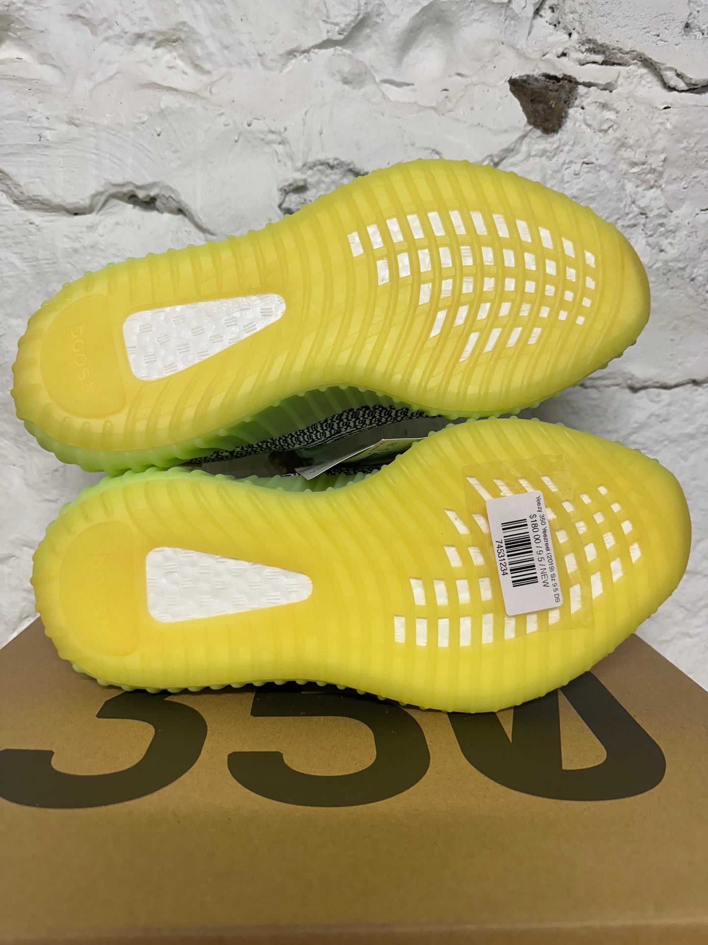 Yeezy 350 V2 Yeezreel (2019) Sz 9.5 DS