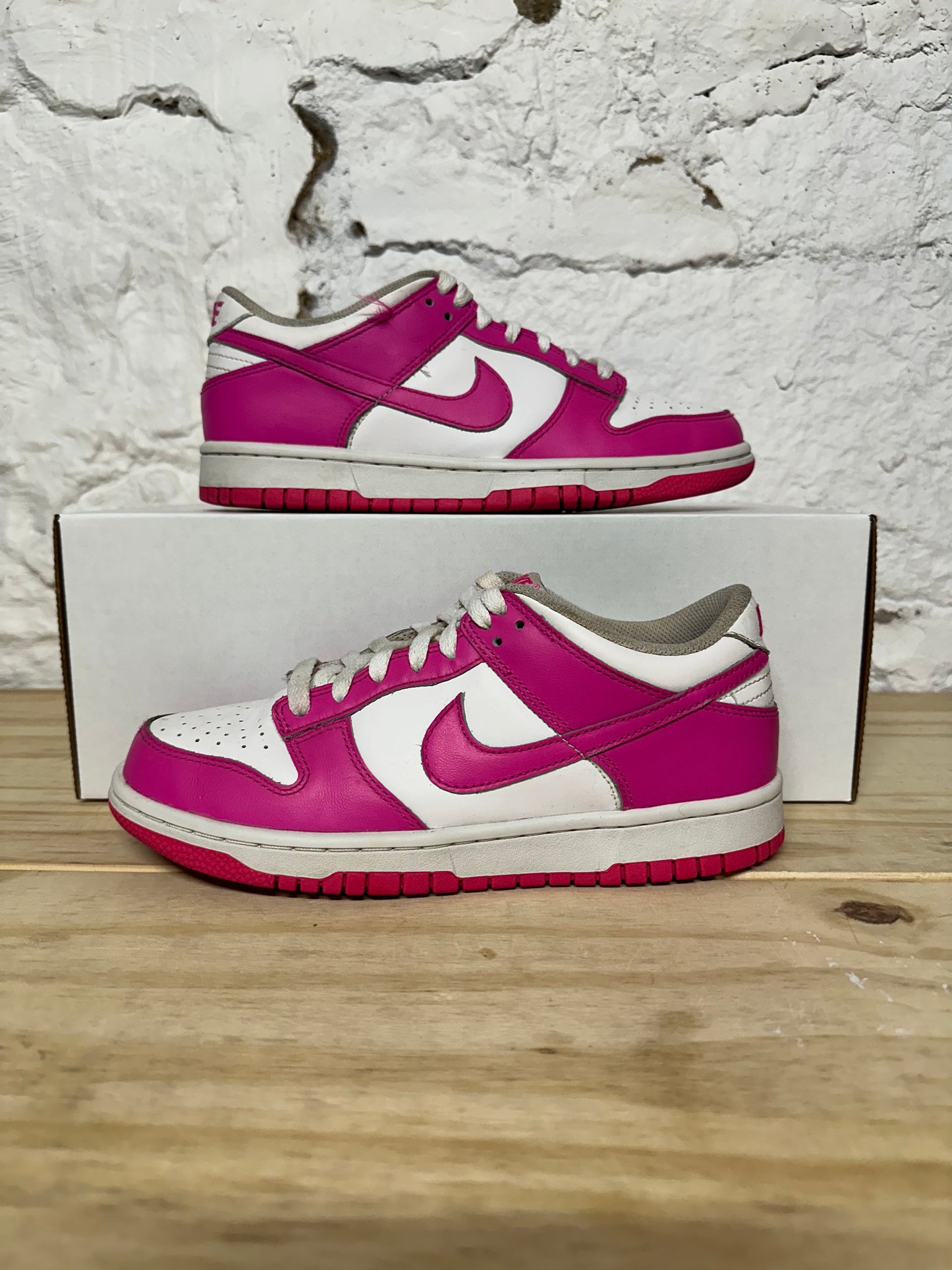 Nike Dunk Low Laser Fuchsia Sz 6Y