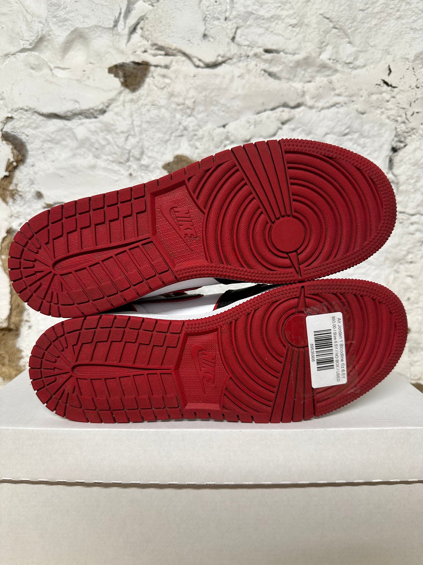 Air Jordan 1 High Bloodline Sz 6.5Y